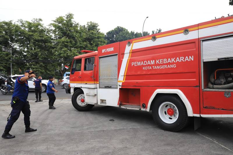 IMG-tangani-kebakaran-tpa-rawa-kucing-450-personel-gabungan-diterjunkan-pemkot-tangerang