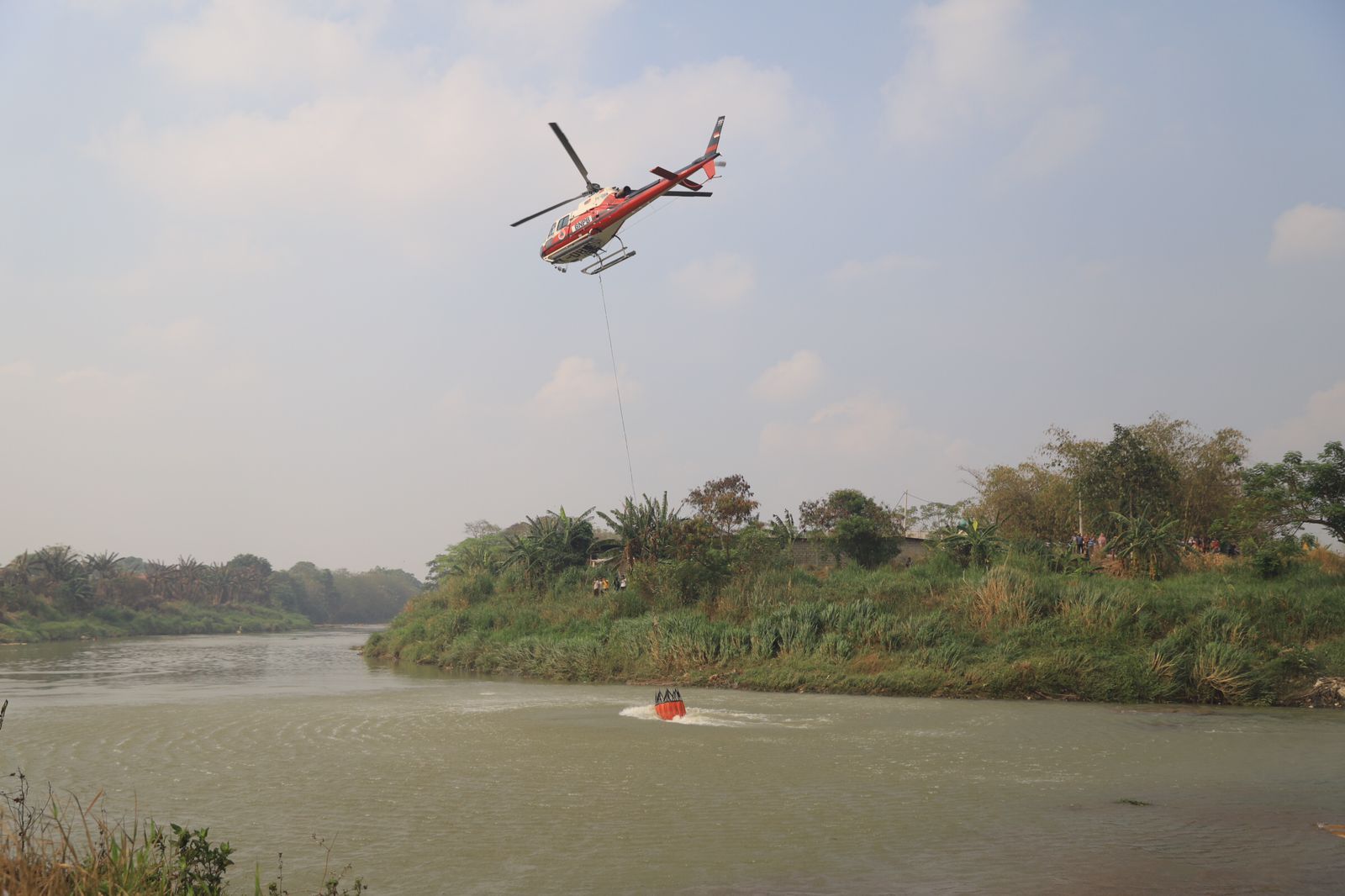 IMG-percepat-pendinginan-tpa-rawa-kucing-bnpb-siap-tambah-water-bombing-dan-drone-thermal