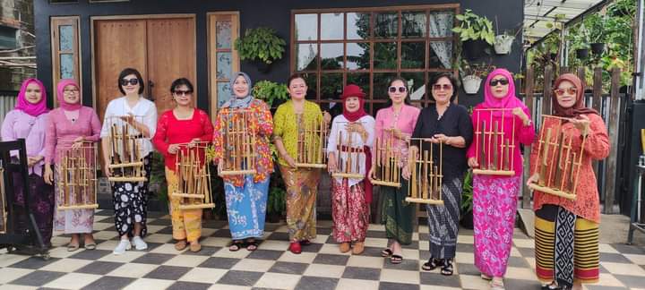 IMG-mengenal-komunitas-perempuan-berkebaya-indonesia-di-kota-tangerang