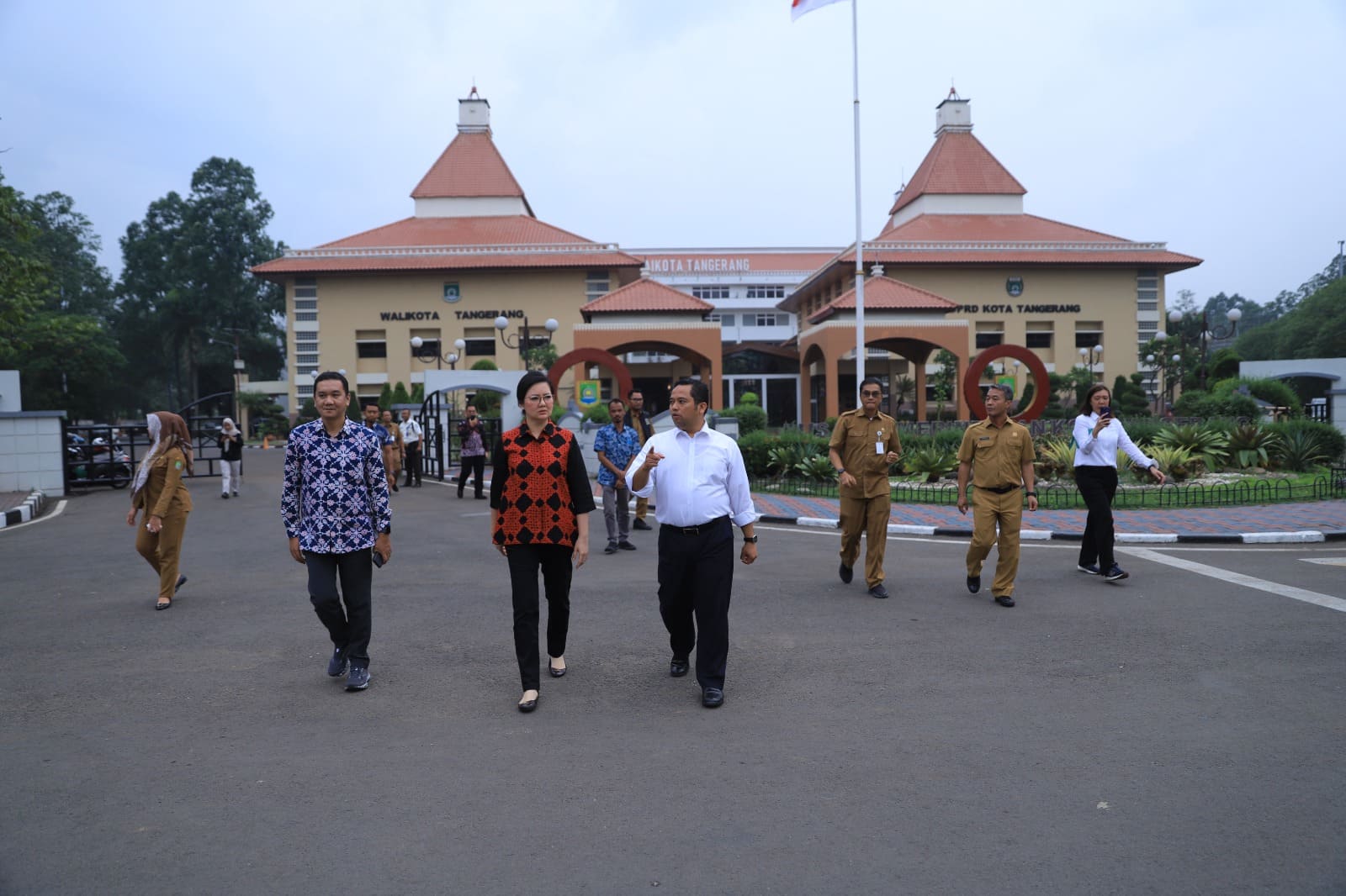 IMG-bupati-poso-akui-kerja-nyata-wali-kota-tangerang-arief-selalu-terdepan