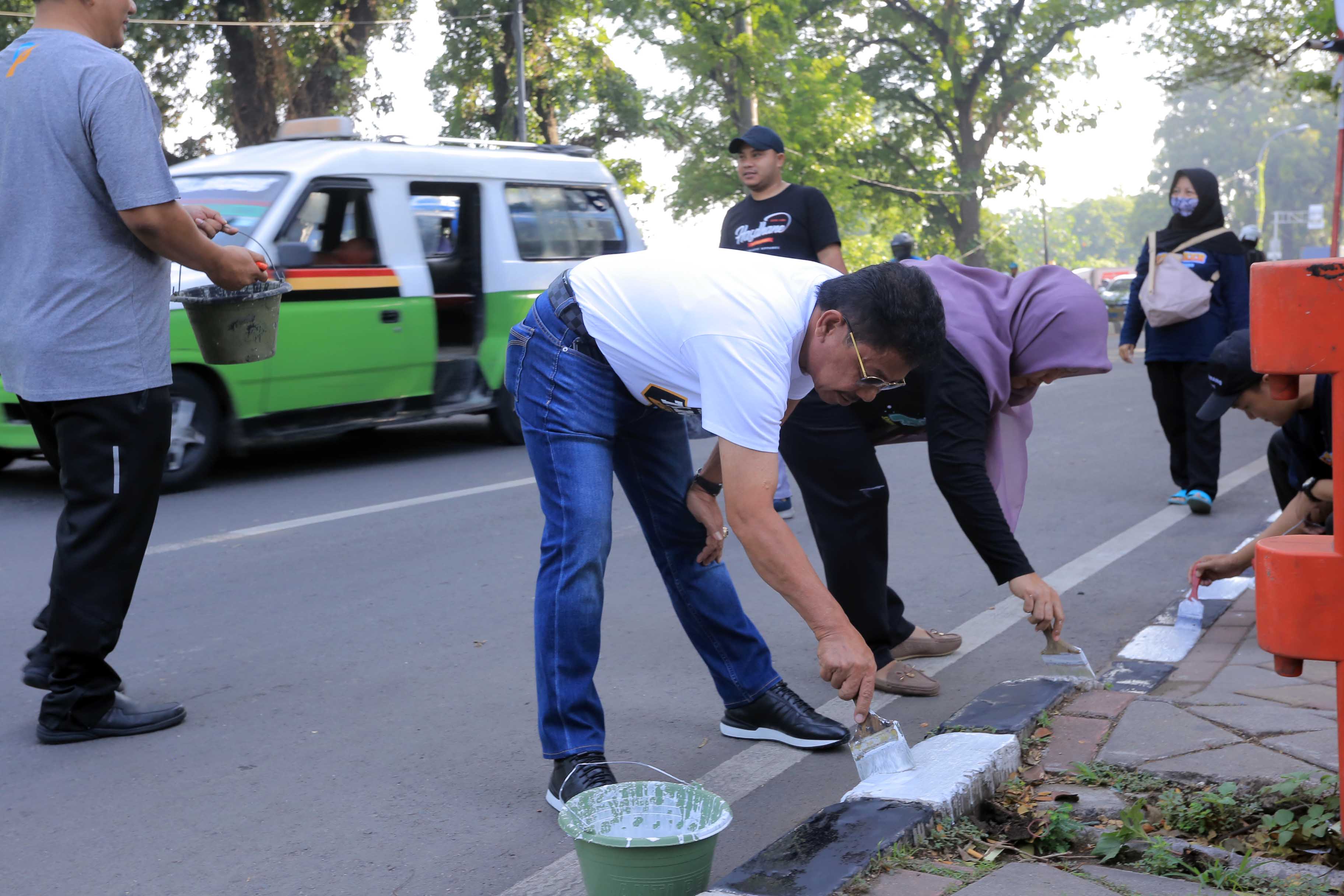 IMG-ikuti-jumat-bersih-sachrudin-terus-percantik-kota-untuk-kenyamanan-bersama