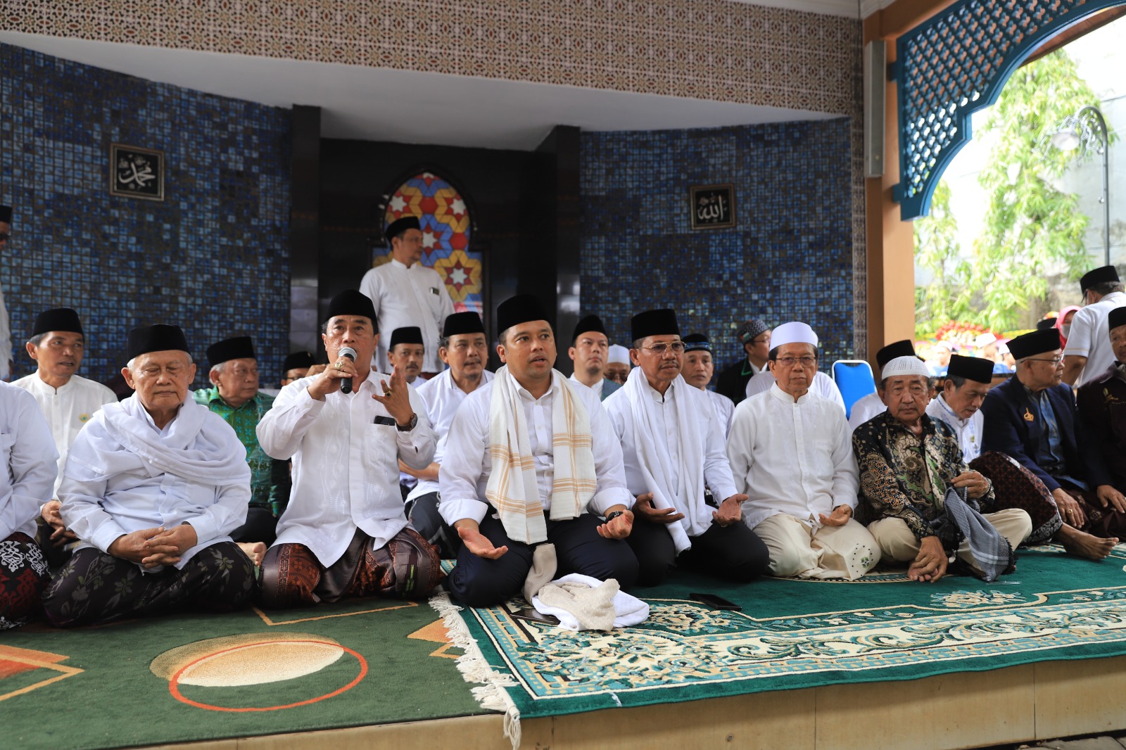 IMG-tasyakuran-masa-purnabakti-arief-sachrudin-penuh-haru