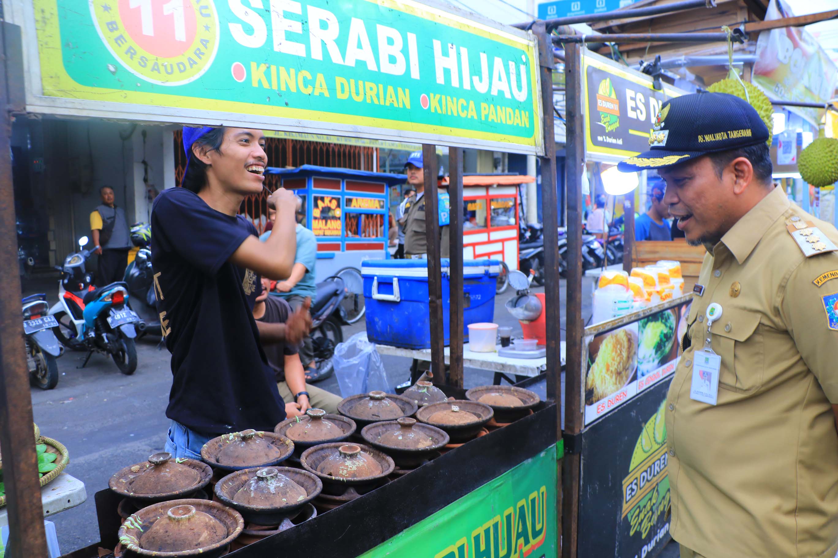 IMG-pertama-kali-nurdin-kepincut-wisata-kuliner-di-pasar-lama