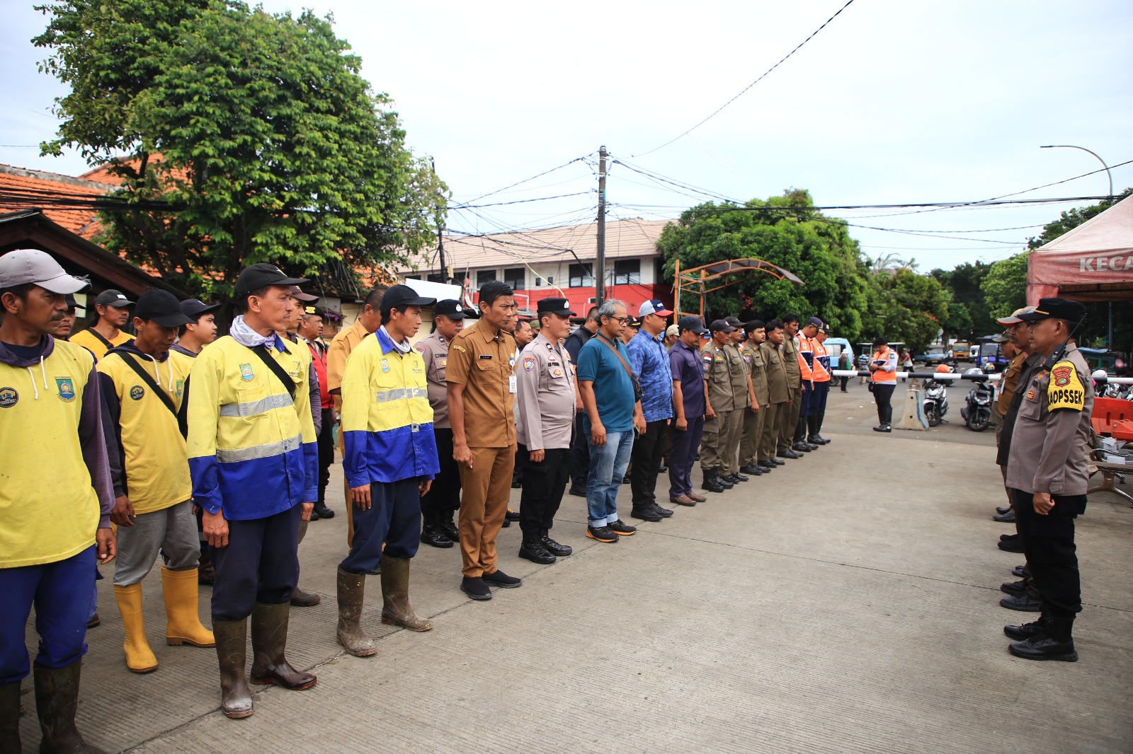 IMG-proses-relokasi-mulai-berjalan-jalur-menuju-pasar-anyar-kota-tangerang-ditutup-sementara