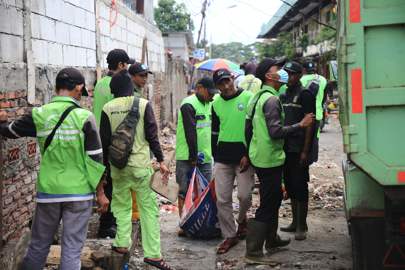 IMG-sterilisasi-mulai-dilakukan-pemkot-tangerang-rencanakan-proses-pemagaran-pasar-anyar