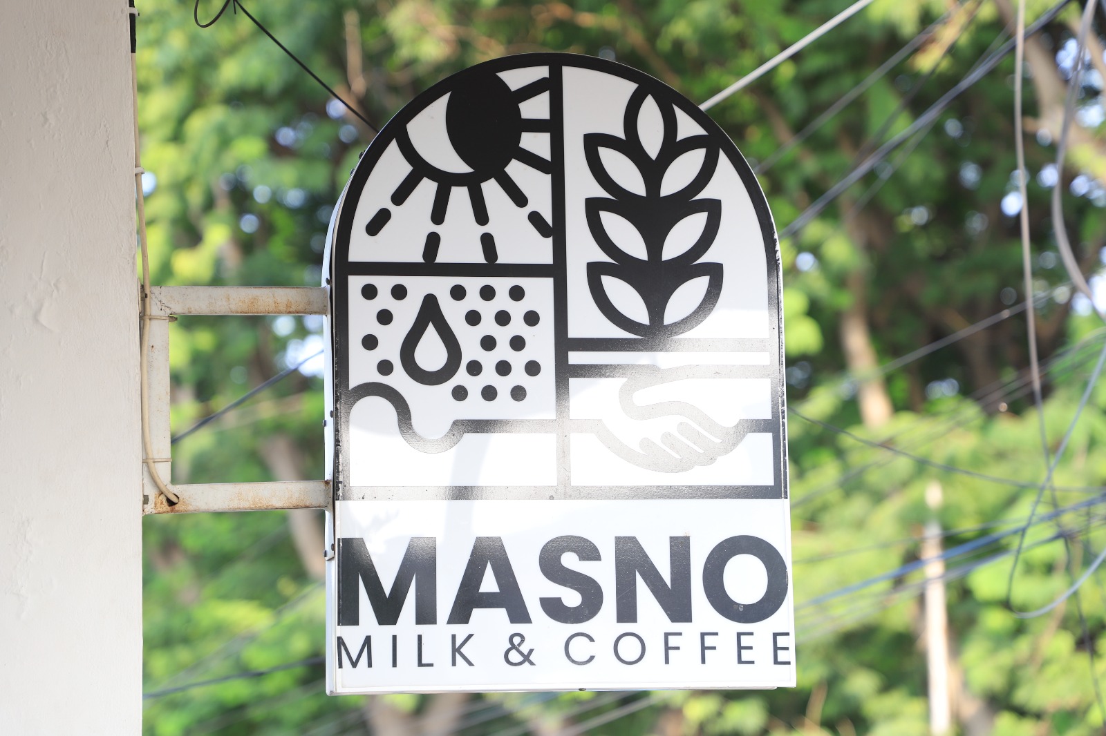 IMG-masno-milk-and-coffee-tempat-nongkrong-dengan-view-sungai-cisadane-kota-tangerang