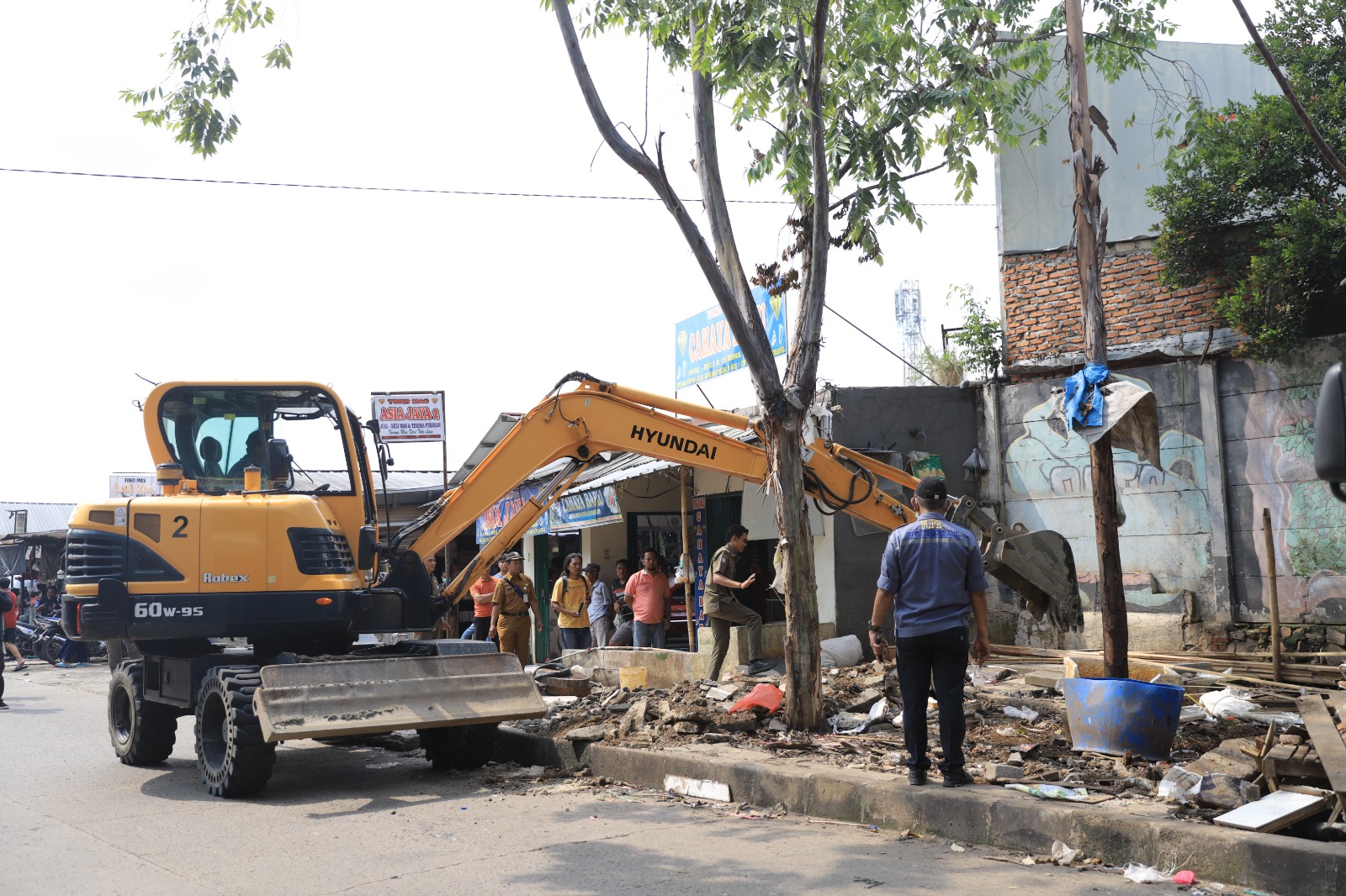 IMG-pedagang-kooperatif-proses-penataan-pasar-sipon-cipondoh-kota-tangerang-berjalan-kondusif