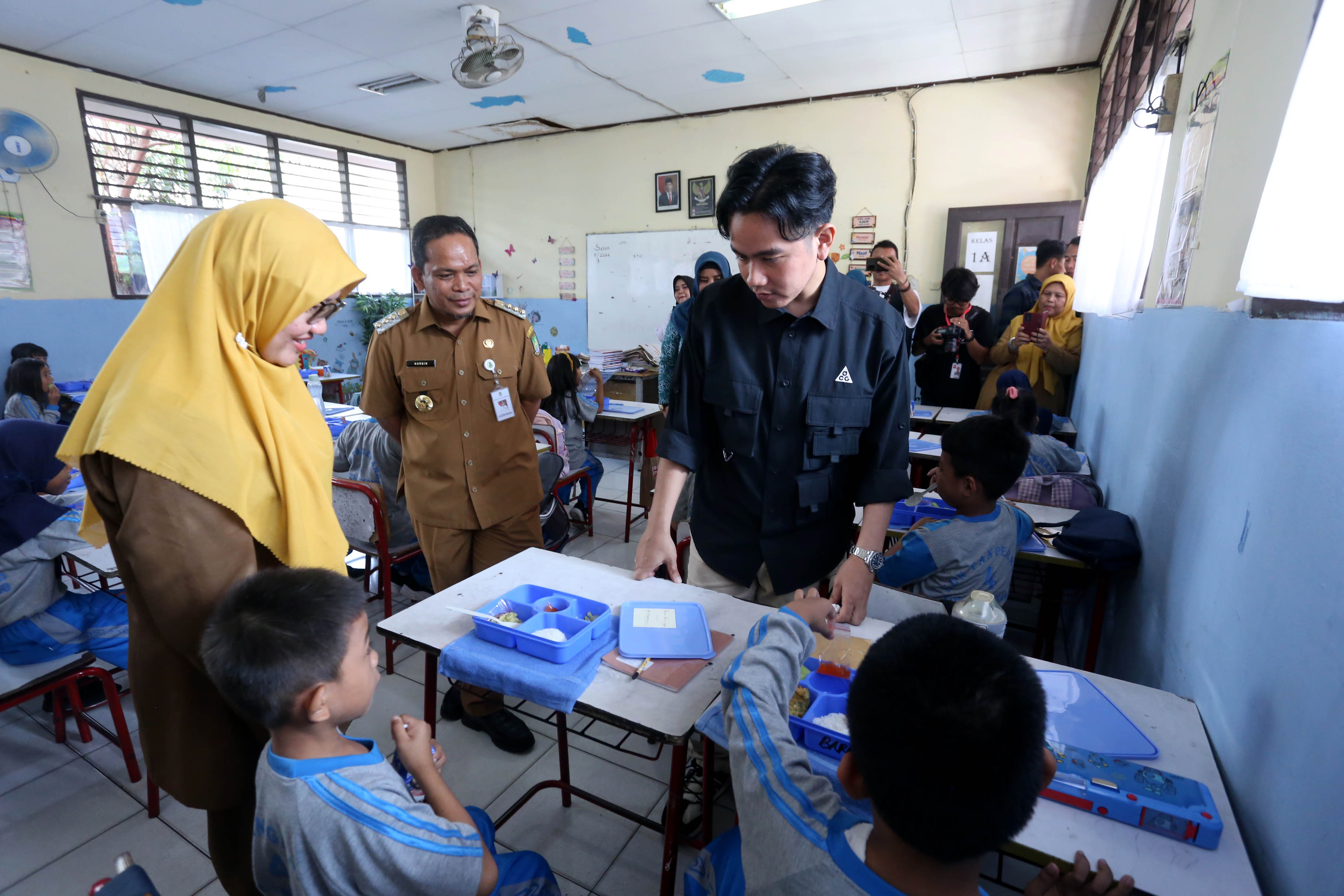 IMG-pelaksanaan-uji-coba-program-mbg-di-kota-tangerang-dimulai-gibran-alhamdulillah-kota-tangerang-sudah-sesuai