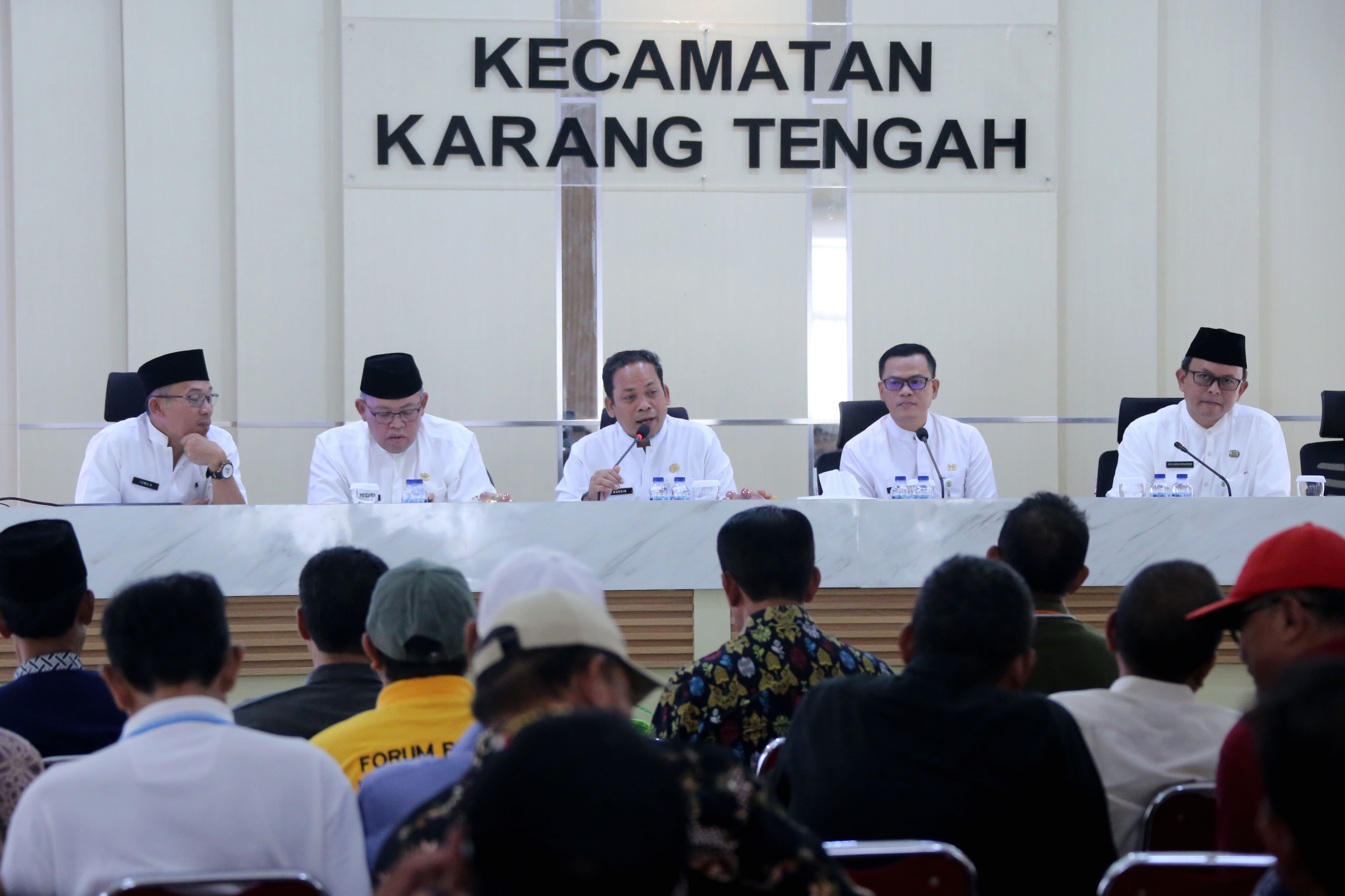 IMG-serap-aspirasi-warga-dr-nurdin-diskusi-bareng-para-ketua-rw-di-kecamatan-karang-tengah