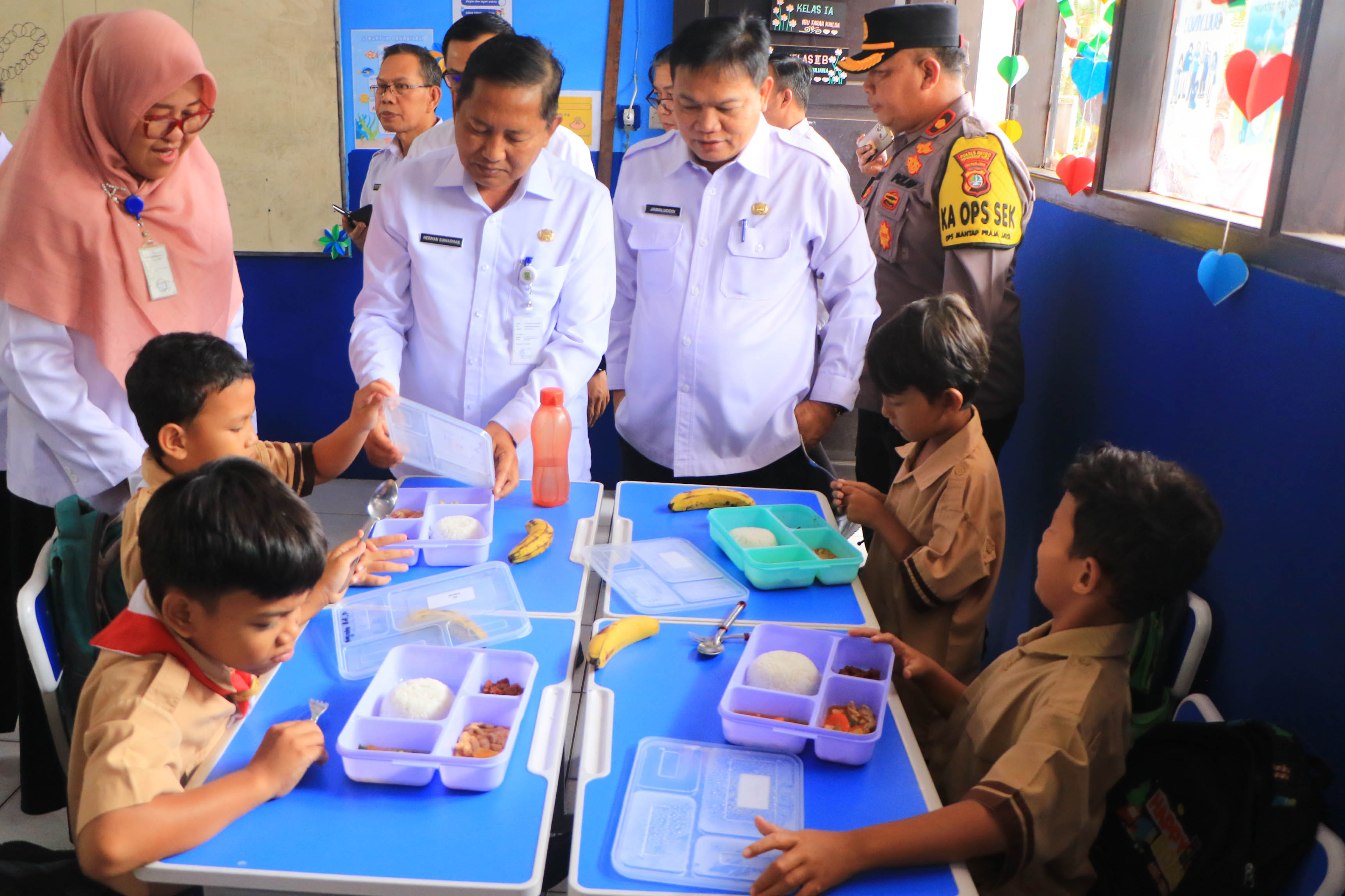 tinjau-pembiasaan-mbg-sekda-sudah-semakin-baik-dan-semakin-siap