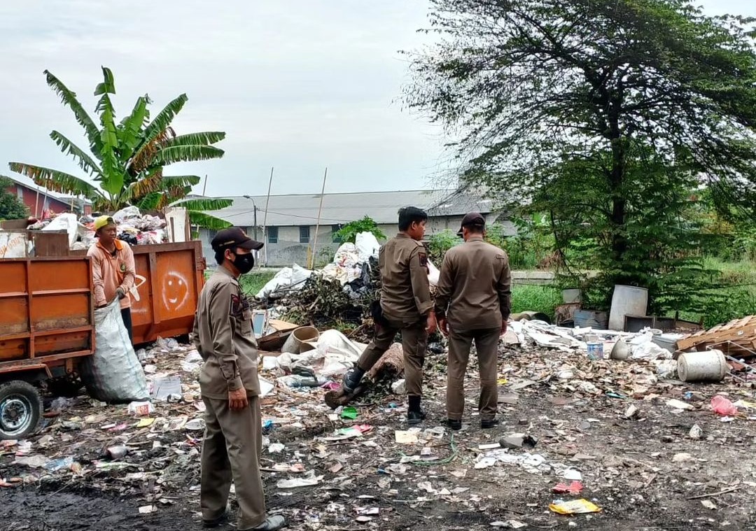 IMG-tingkatkan-estetika-kota-tangerang-trantib-kecamatan-jatiuwung-monitoring-dan-data-lapak-tempat-penampungan-sampah