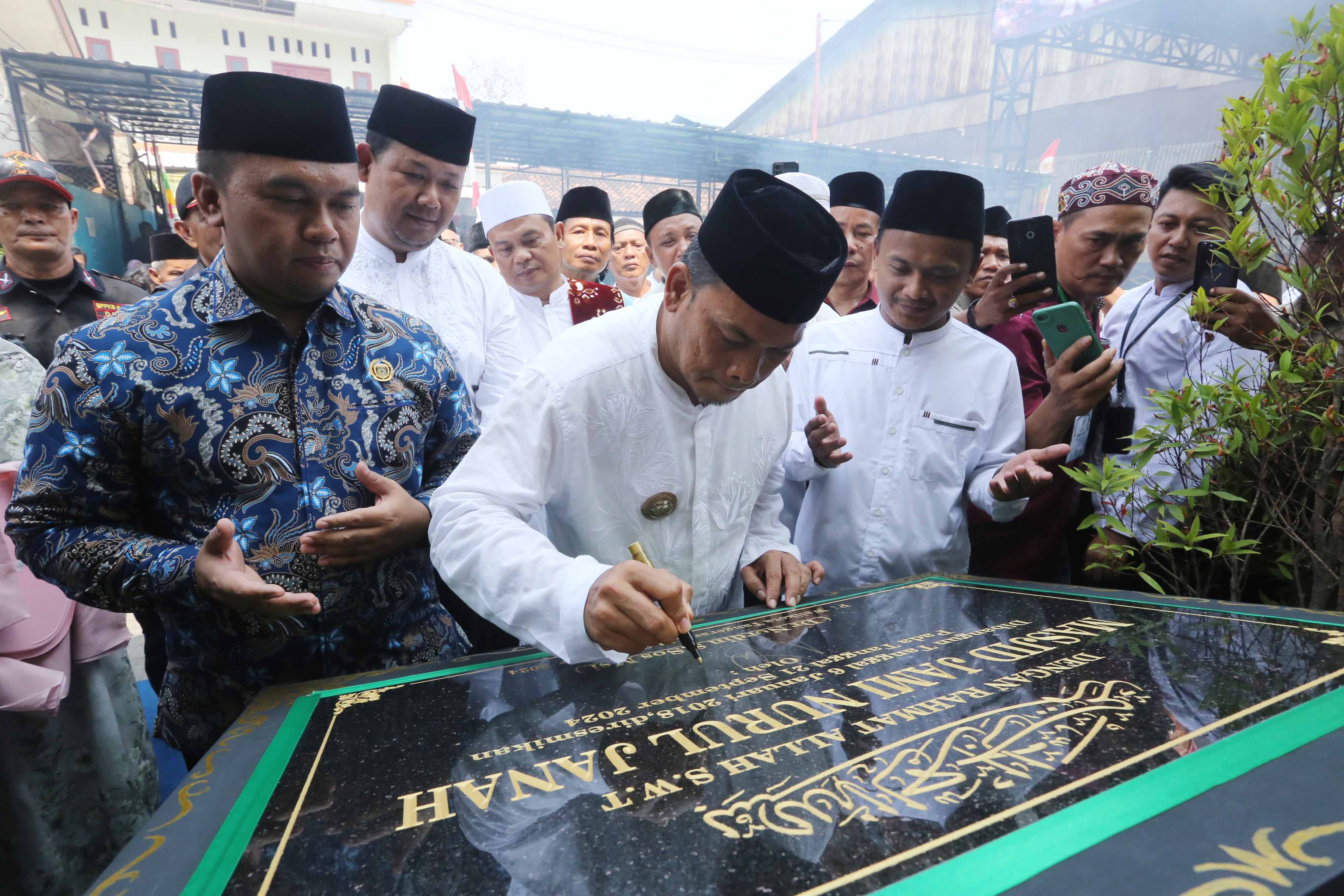 resmikan-masjid-lingkungan-dr-nurdin-jadikan-pusat-pengembangan-potensi-masyarakat