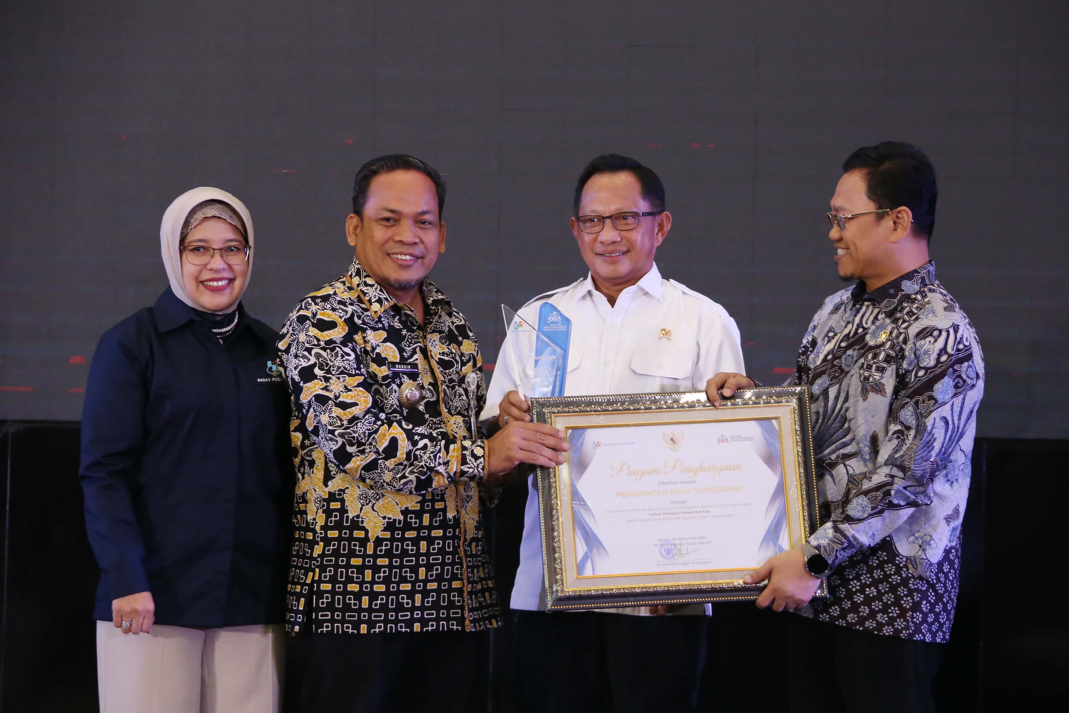 memanfaatkan-data-statistik-secara-efektif-pemkot-raih-award-dari-bps-pusat