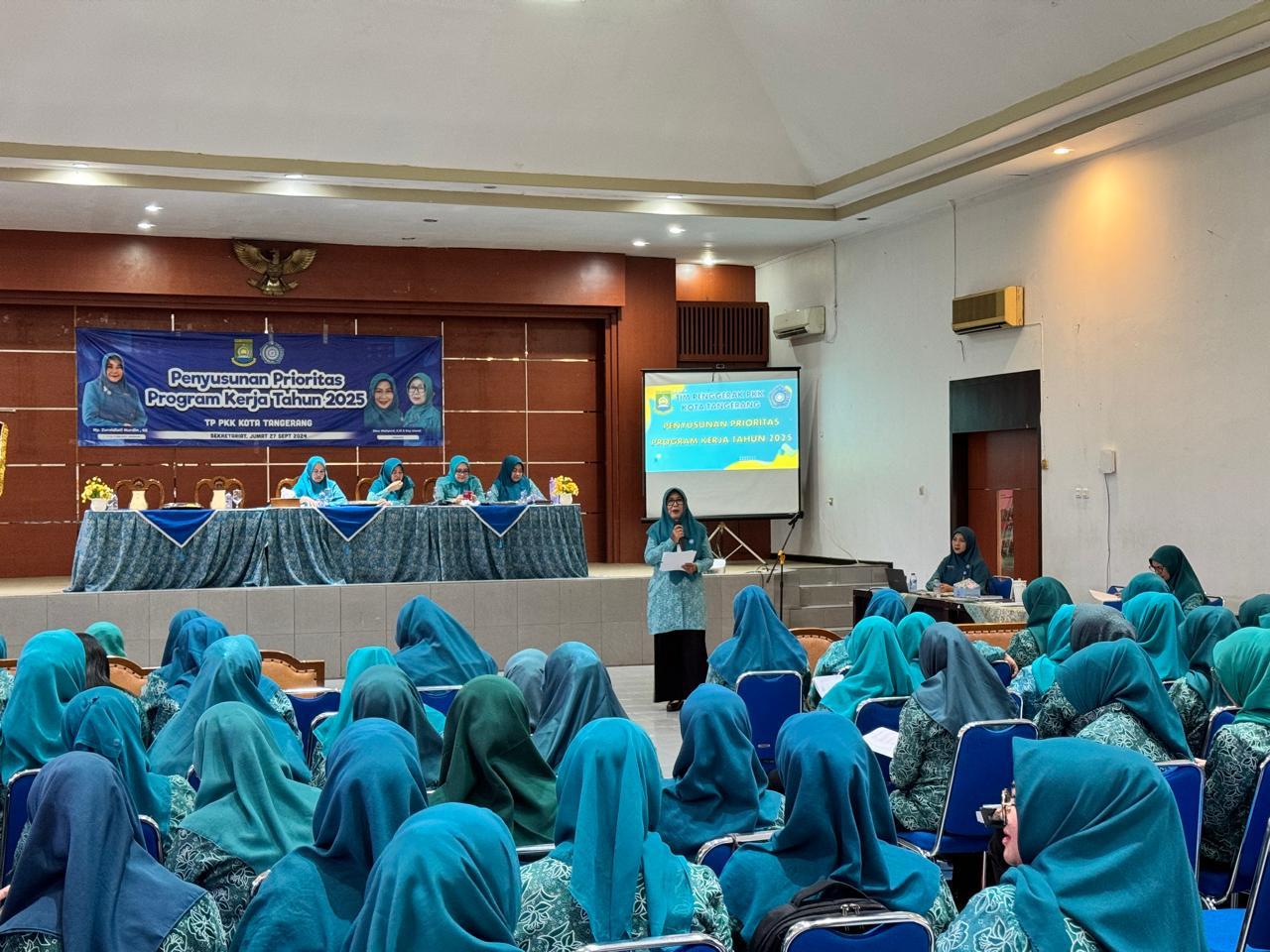 IMG-pkk-kota-tangerang-gelar-rapat-penyusunan-prioritas-program-kerja-tahun-2025