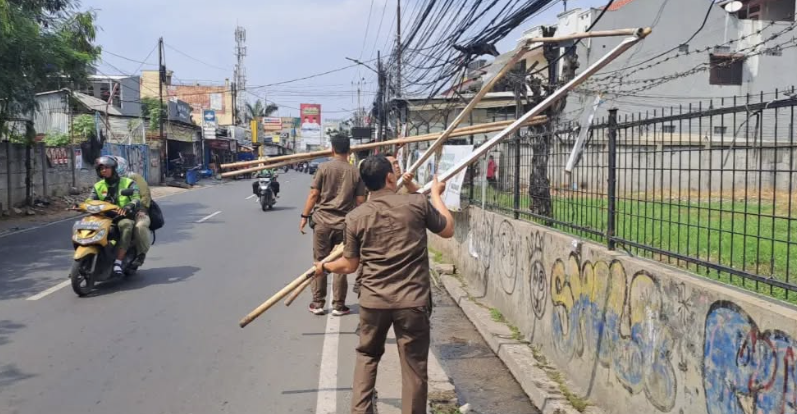 hindari-kemacetan-ketertiban-trantib-kecamatan-karang-tengah-kota-tangerang-lakukan-patroli