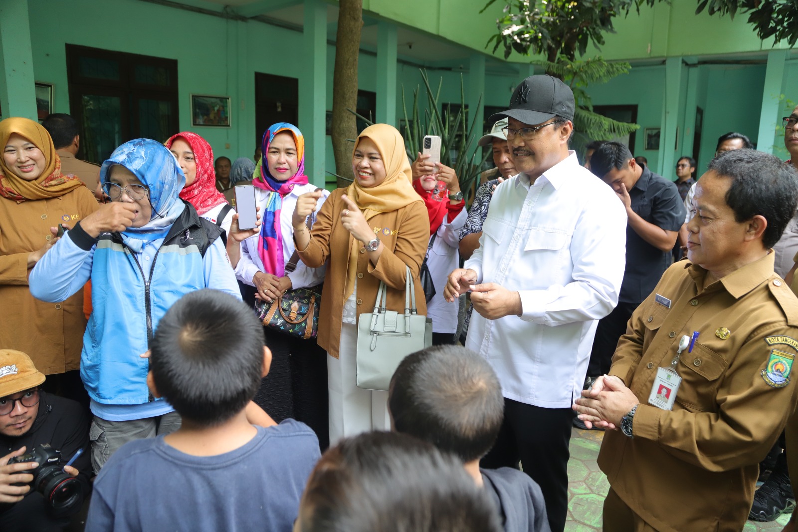 kunjungi-rumah-perlindungan-sosial-mensos-apresiasi-kecepatan-penanganan-pemkot-tangerang