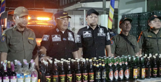 trantib-kecamatan-batuceper-kota-tangerang-sita-147-botol-miras