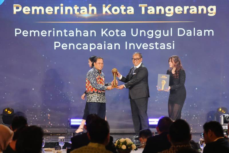 pemkot-tangerang-raih-penghargaan-pemerintah-kota-unggul-dalam-pencapaian-investasi-detik-awards-2024