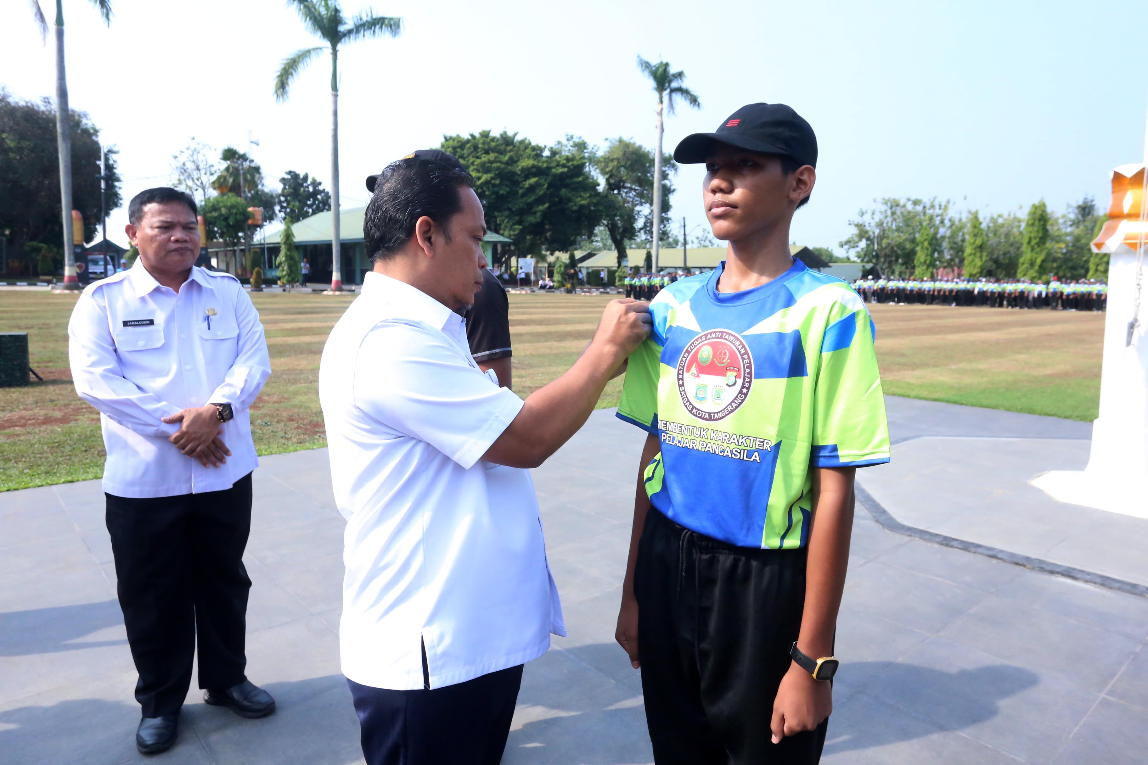 minimalisir-konflik-antar-pelajar-pemkot-tangerang-ajak-1000-pelajar-ikut-pelatihan-di-markas-tni