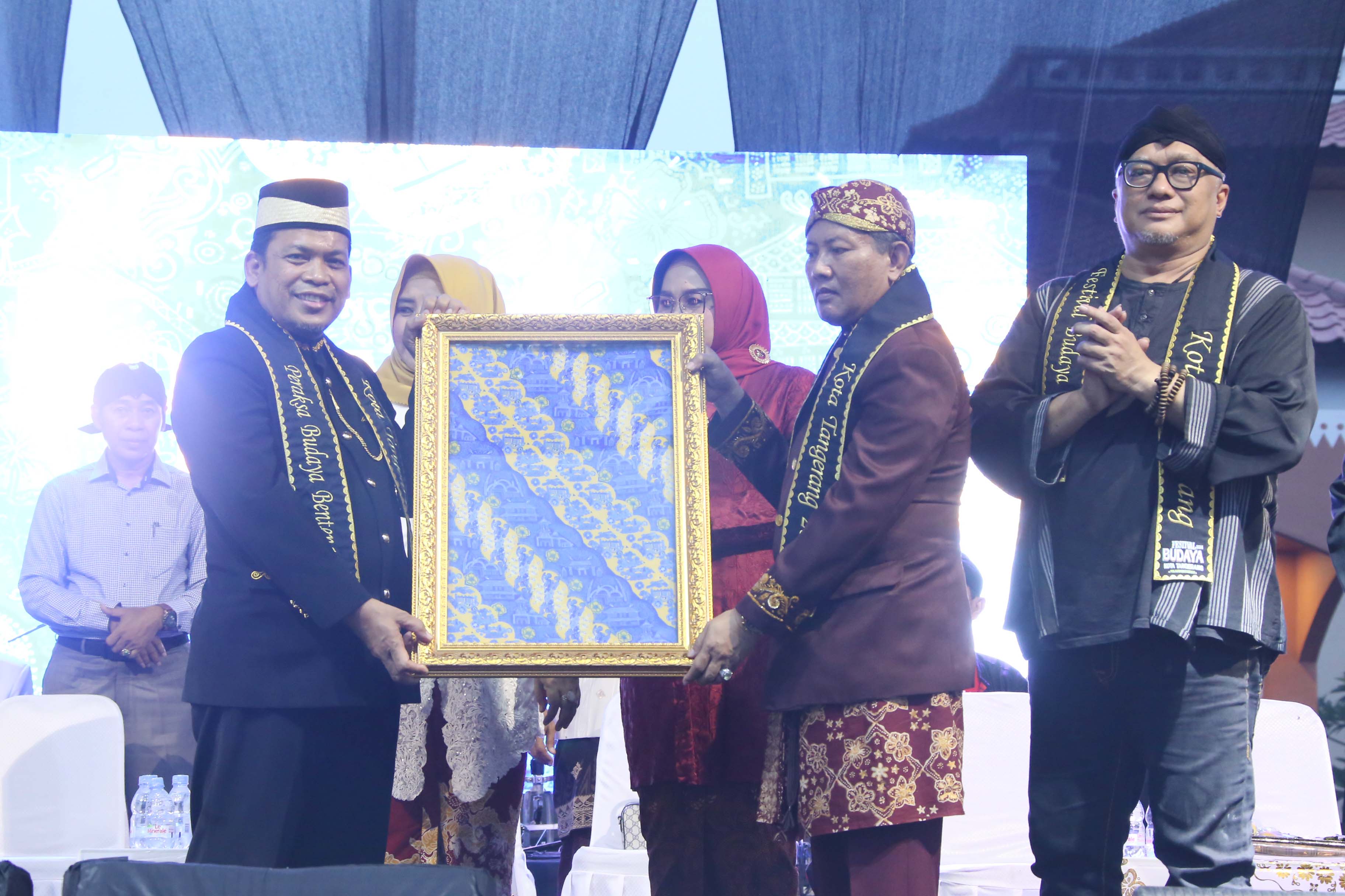 sundara-loka-resmi-terdaftar-hak-cipta-dr-nurdin-desain-batik-khas-sebagai-ikon-baru-kota