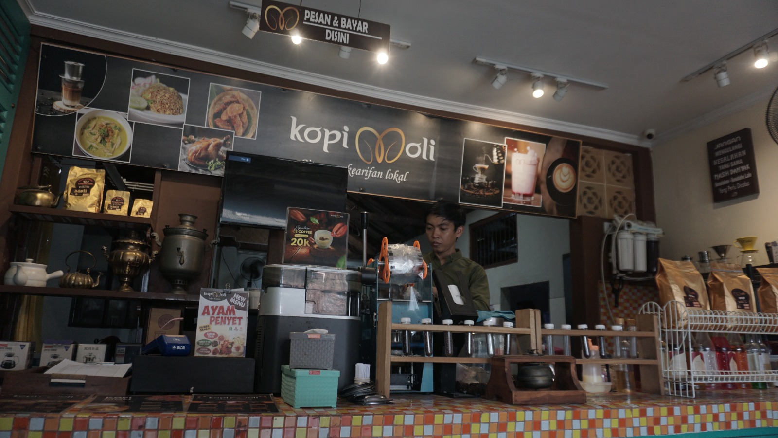 IMG-kopi-moli-rekomendasi-tempat-nongkrong-bernuansa-jadul-di-kota-tangerang