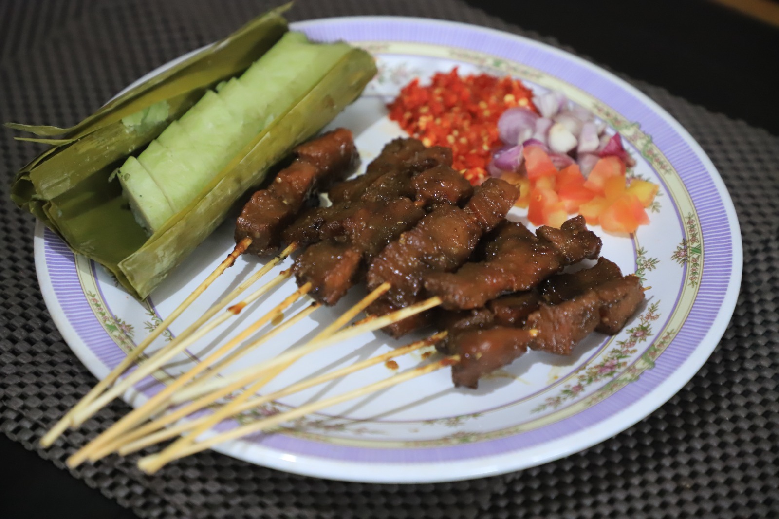 IMG-sate-maranggi-sarebu-rasa-kota-tangerang-cita-rasa-autentik-dengan-resep-turun-temurun