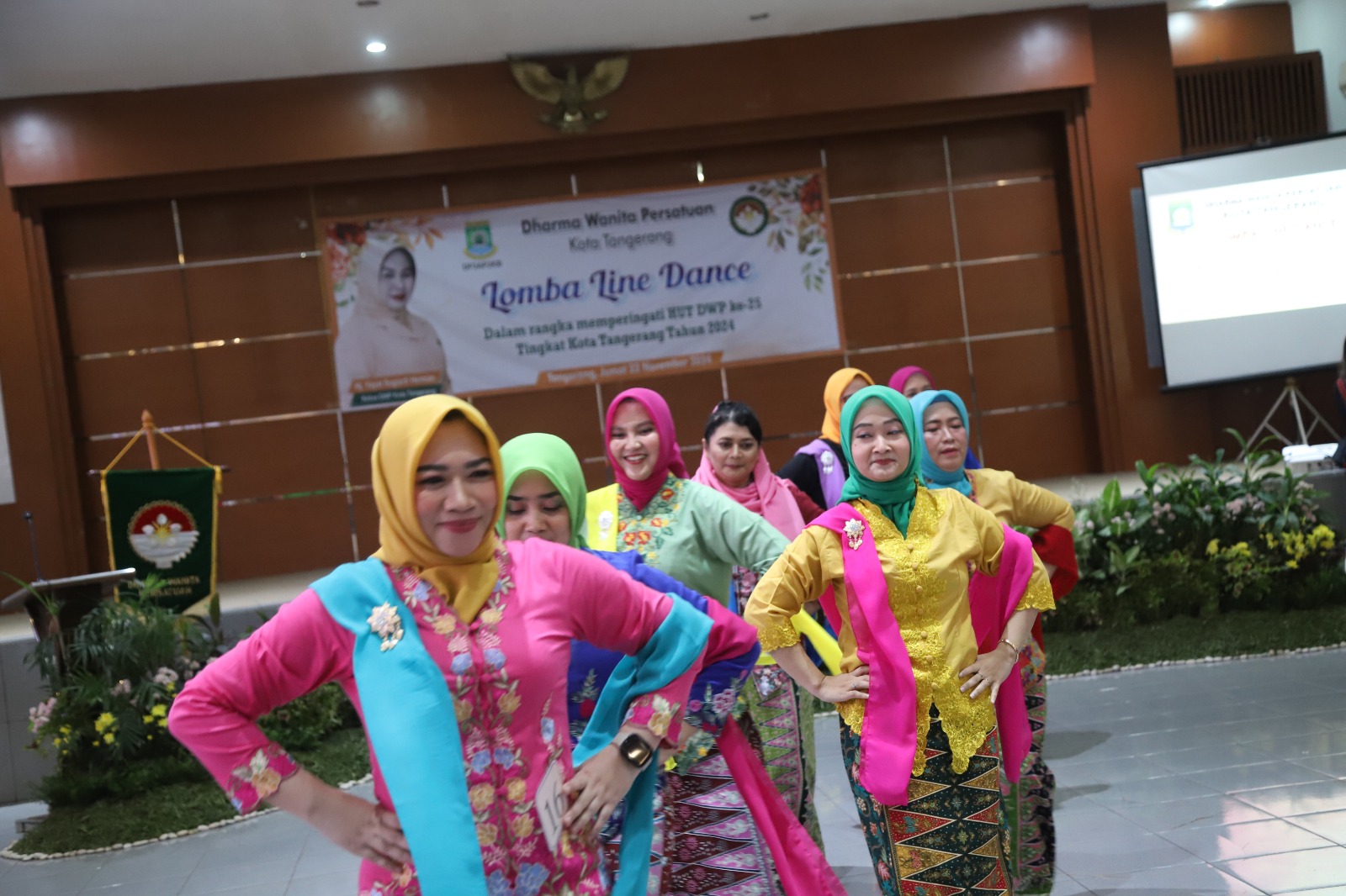 lomba-line-dance-antar-opd-meriahkan-hut-ke-25-dwp-tingkat-kota-tangerang