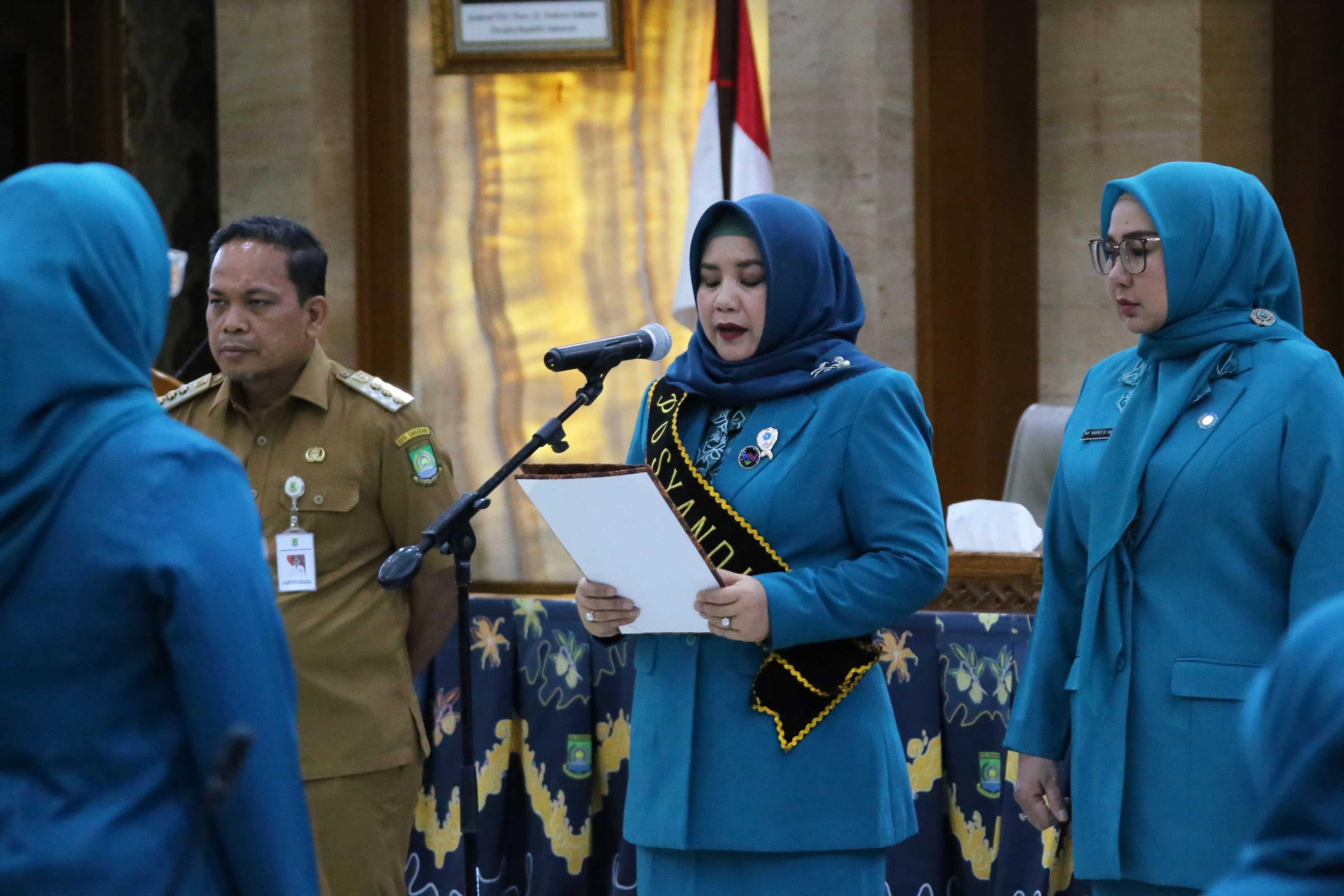 maksimalkan-fungsi-posyandu-dr-nurdin-lantik-tim-pembina-posyandu-kota-hingga-kecamatan