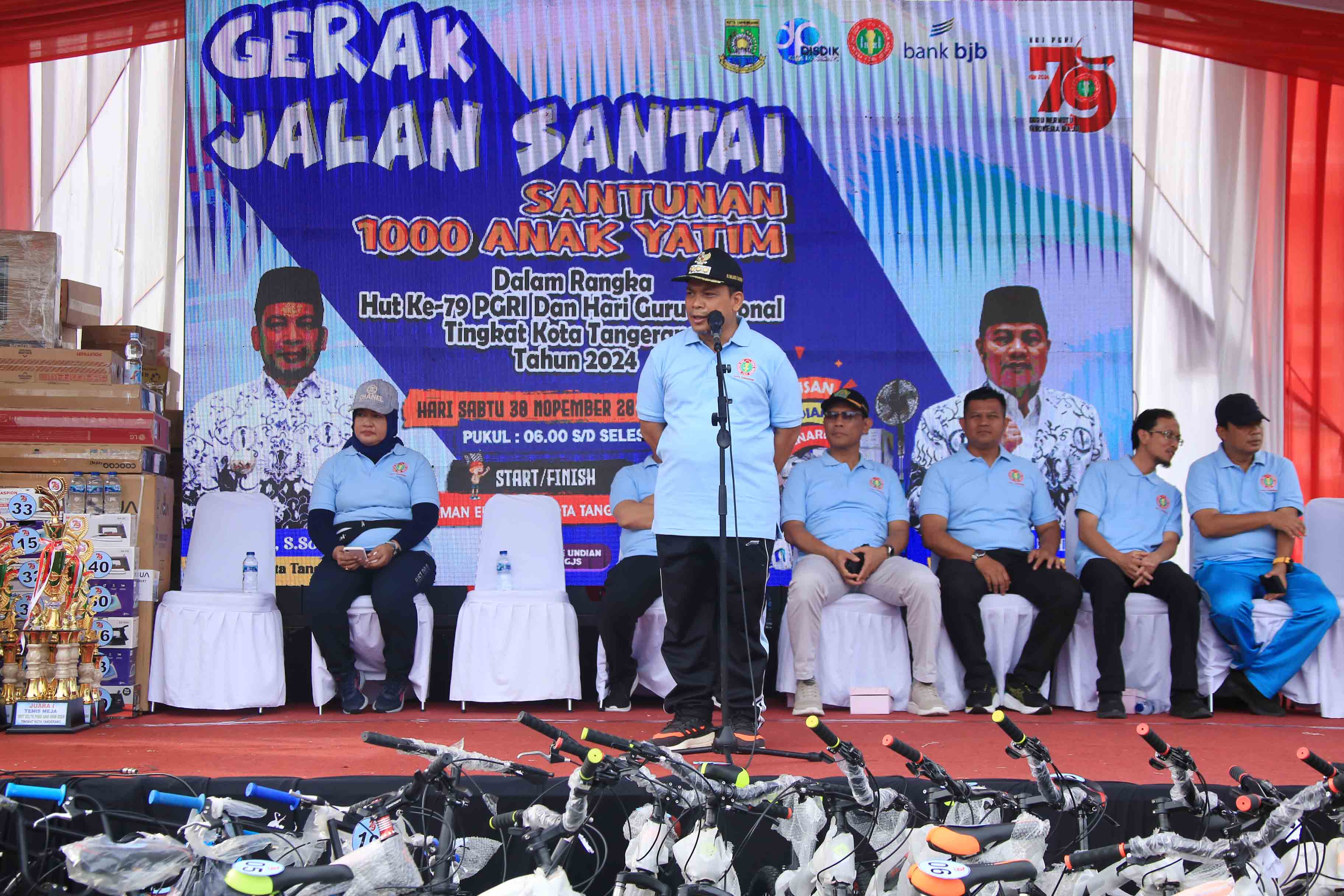 20-ribu-guru-meriahkan-puncak-hgn-dan-hut-ke-79-pgri