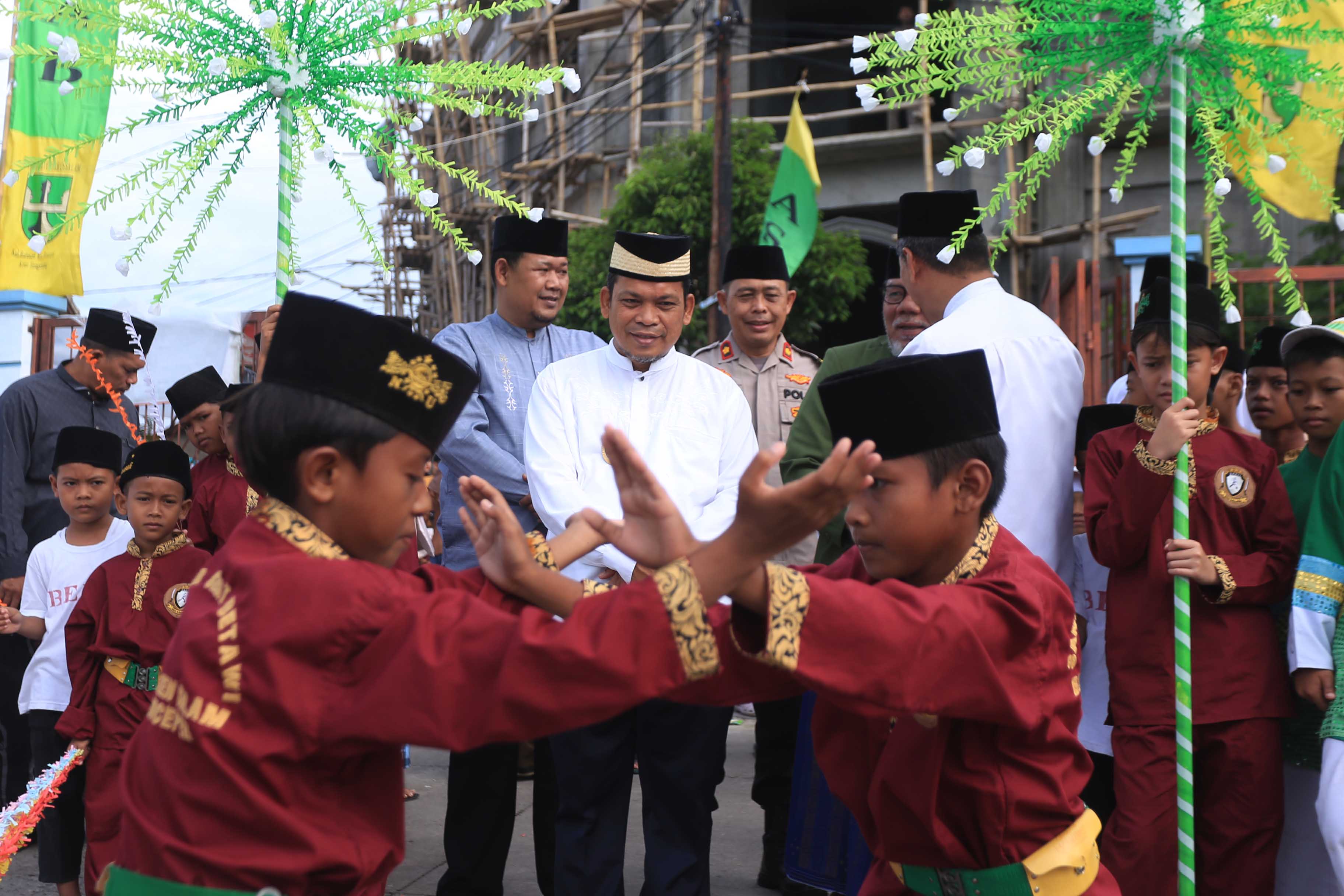 lepas-pawai-taaruf-festival-assyabaab-xiv-dr-nurdin-contoh-peran-nyata-generasi-muda