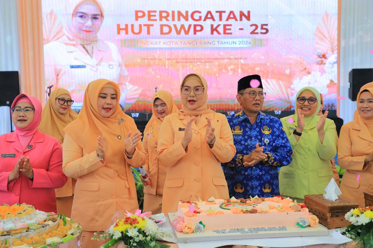 hut-ke-25-dharma-wanita-persatuan-kota-tangerang-berlangsung-meriah