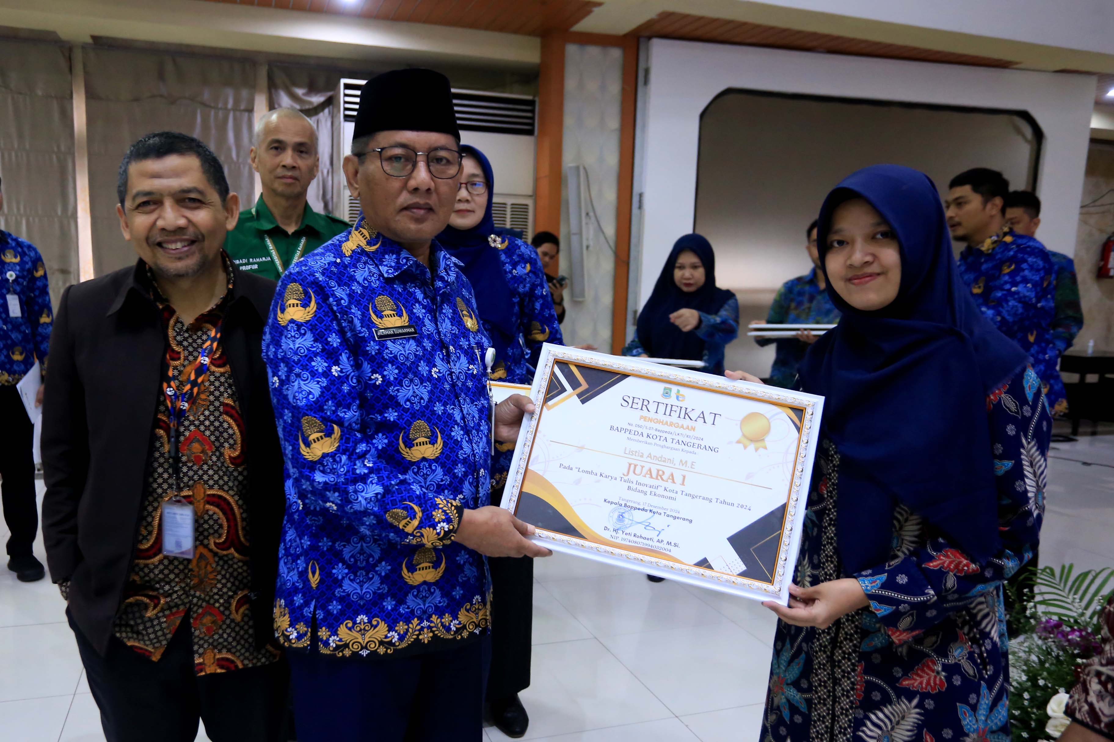 award-karya-tulis-inovatif-sekda-wujudkan-karya-yang-berkontribusi-nyata-bagi-pembangunan