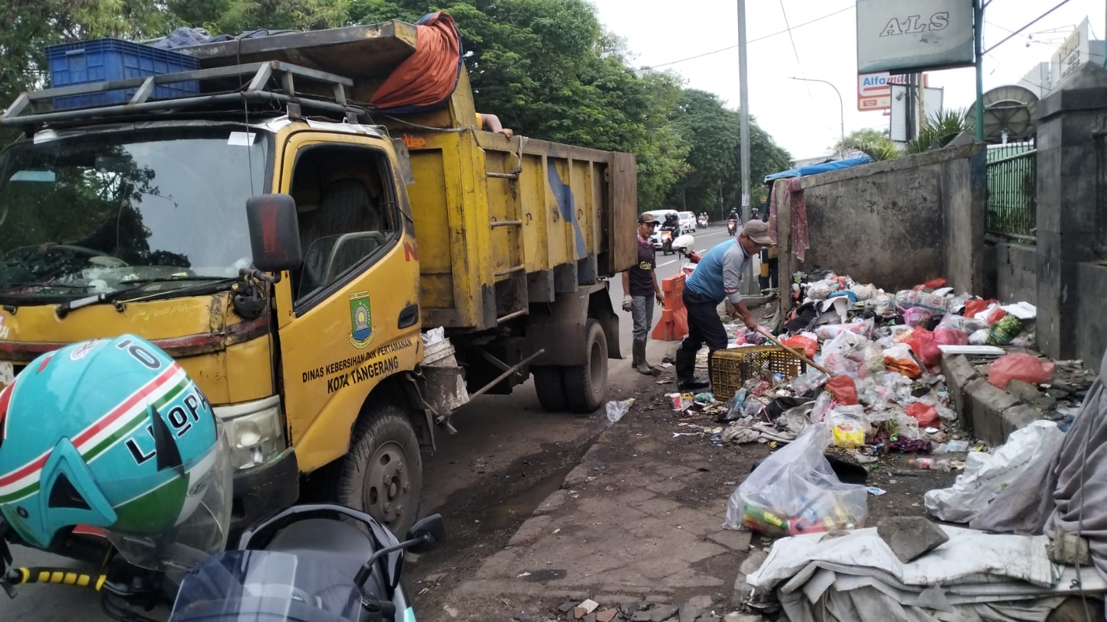 temukan-tumpukan-sampah-di-kota-tangerang-hubungi-nomor-ini