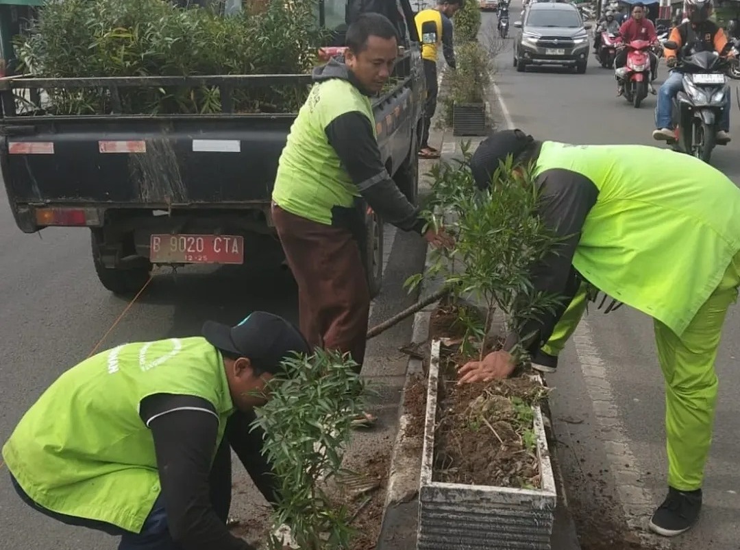 disbudpar-kota-tangerang-siagakan-330-petugas-di-taman-kota-selama-libur-panjang