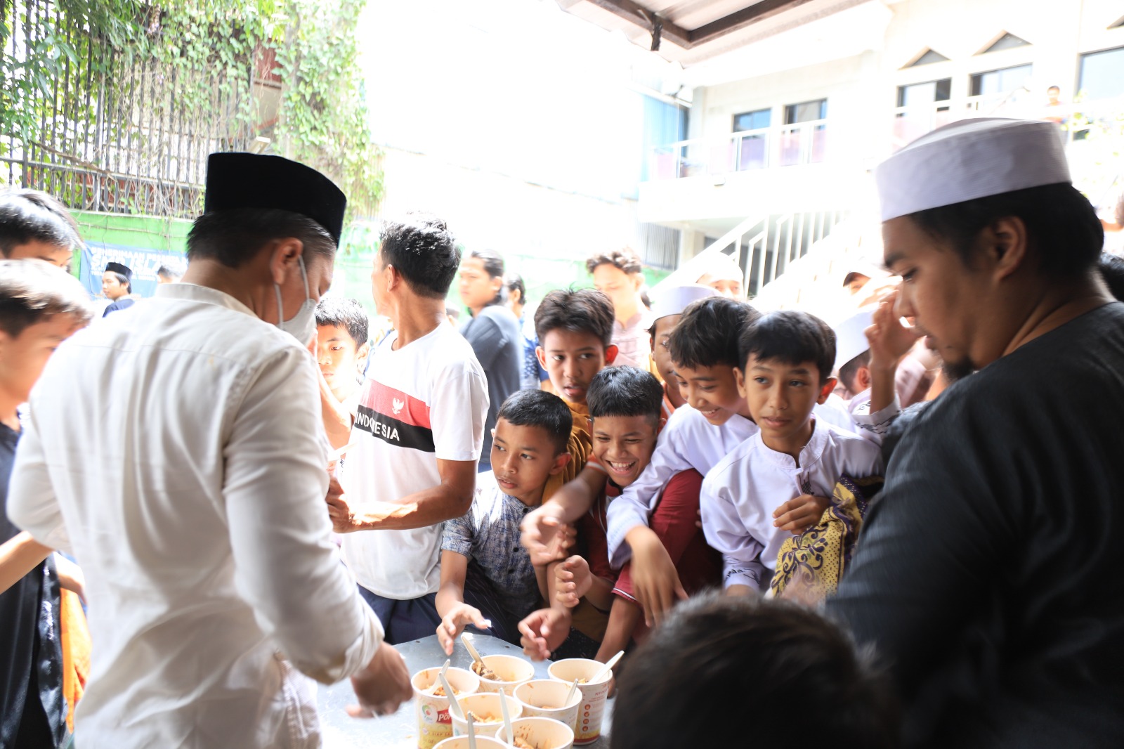 masjid-jami-al-ikhlash-kota-tangerang-masjid-24-jam-terbuka-untuk-jemaah