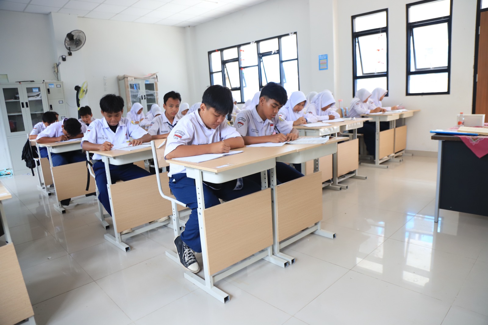 IMG-dinas-pendidikan-pastikan-fasilitas-terbaik-untuk-smp-34-kota-tangerang