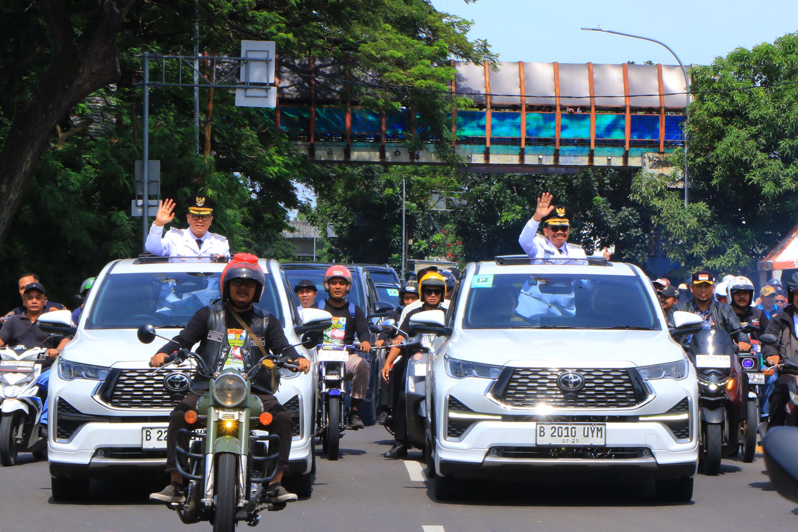 antusiasme-warga-iringi-kedatangan-sachrudin-maryono-di-kota-tangerang