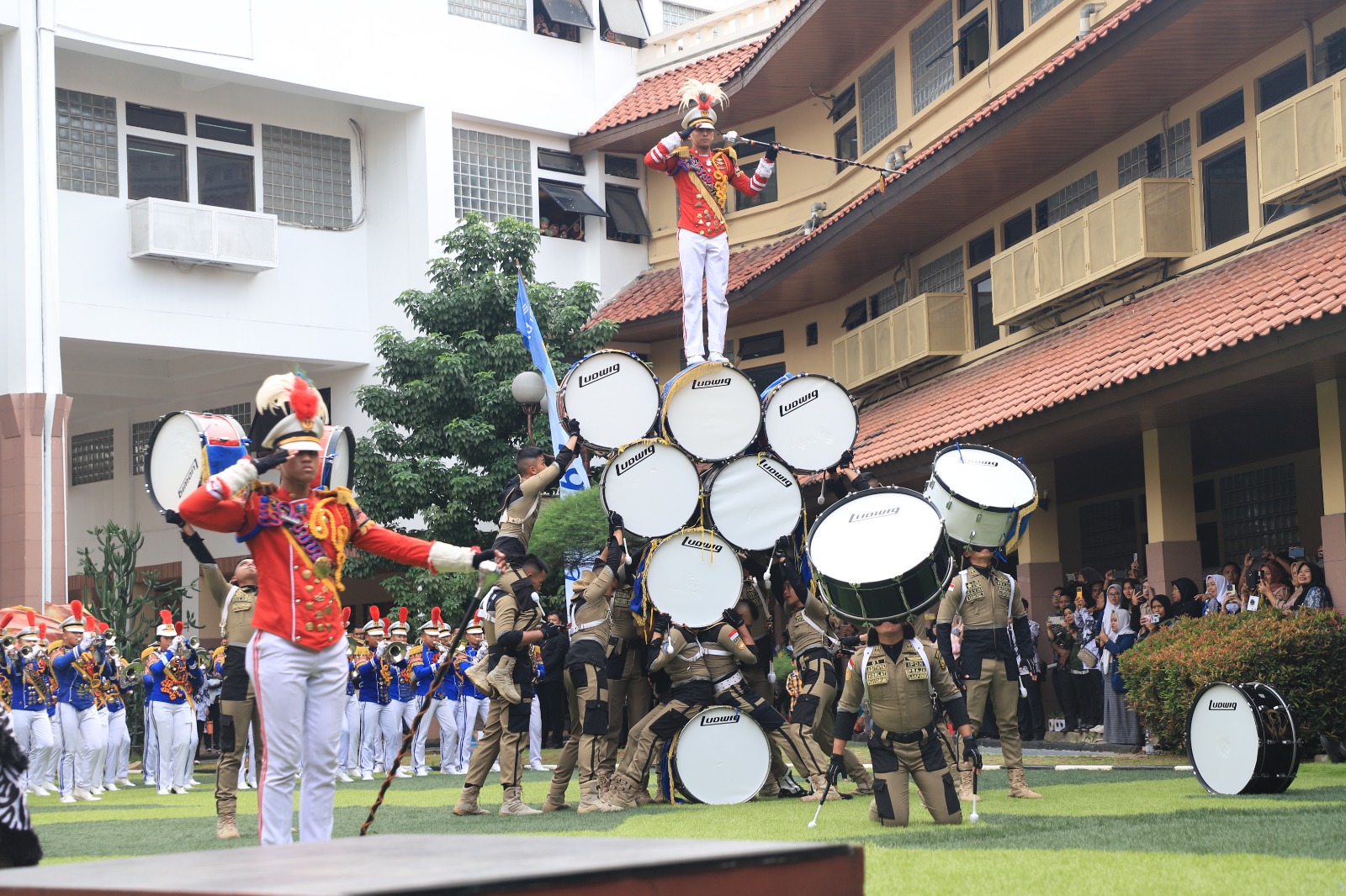 drum-corps-gita-abdi-praja-ipdn-ikut-sambut-sachrudin-maryono