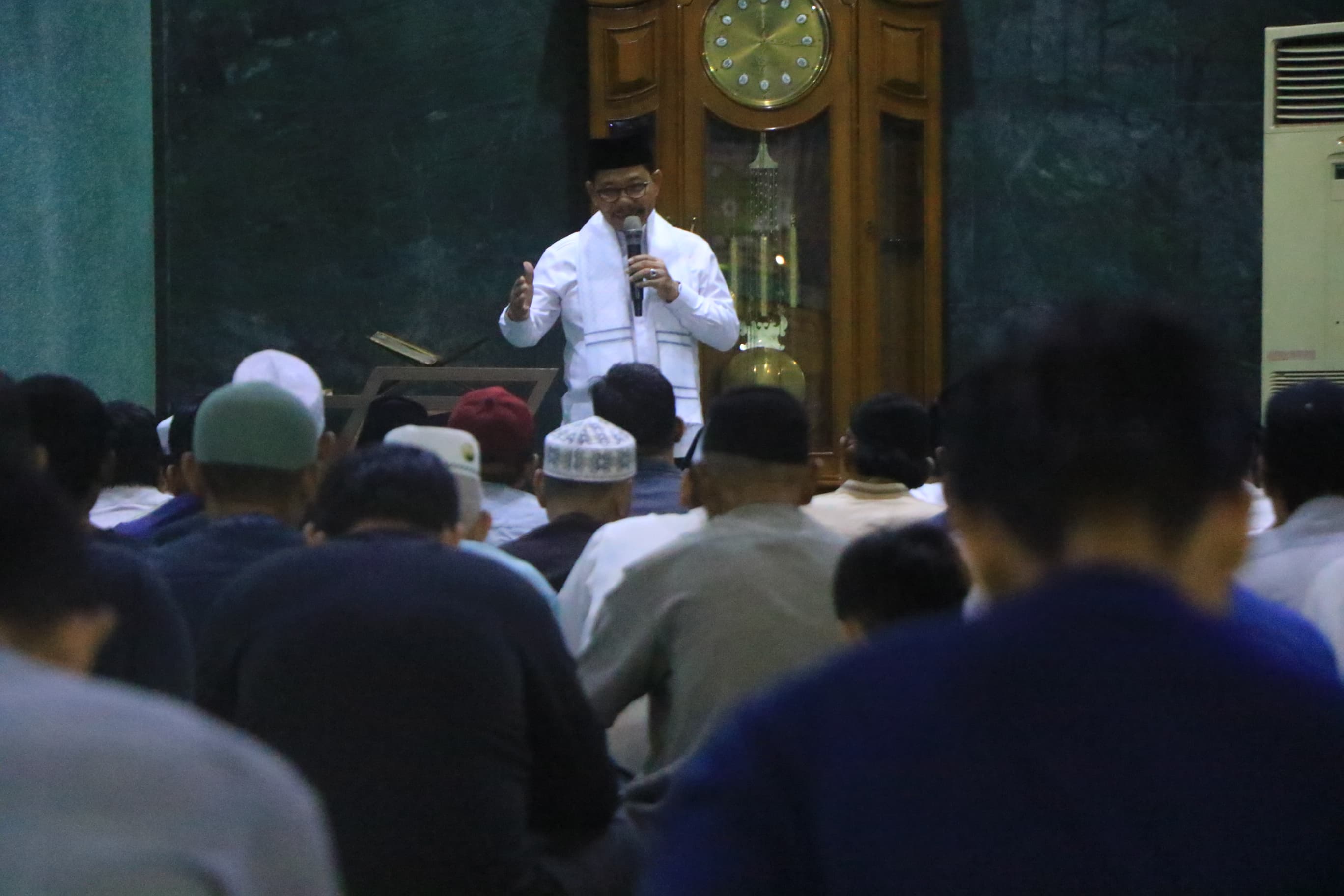 ceramah-tarawih-di-al-a-zhom-sachrudin-ramadan-ladang-kebaikan-manfaatkan-dengan-baik