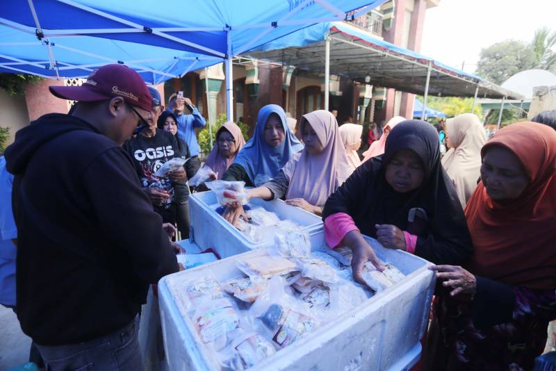 hari-pertama-gampang-sembako-murah-kota-tangerang-diserbu-masyarakat