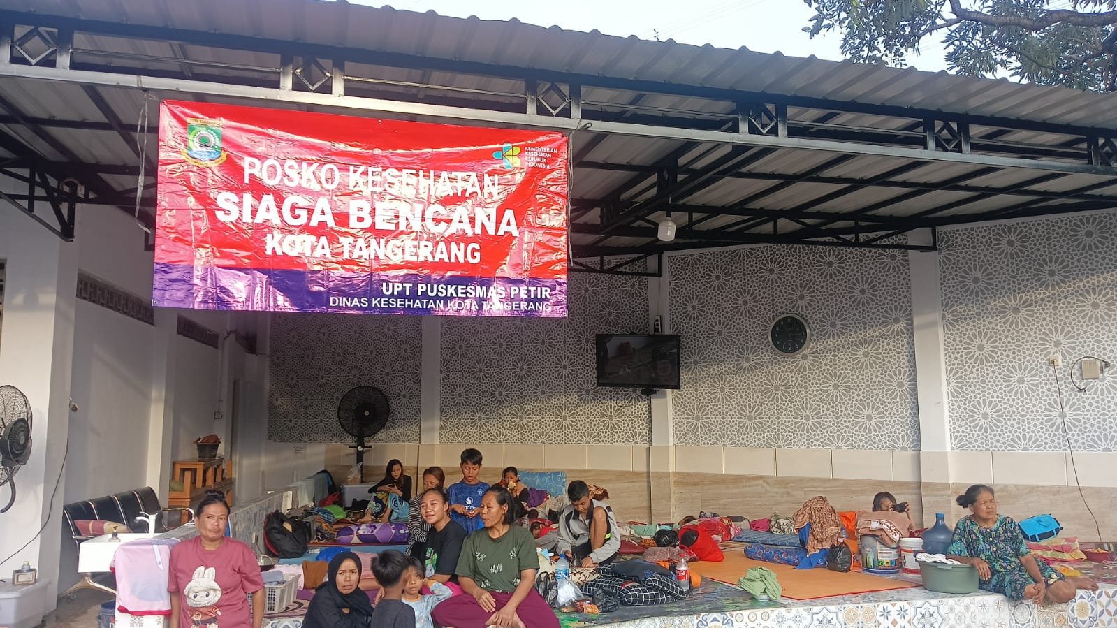 penanganan-banjir-di-cipondoh-pemkot-tangerang-sediakan-posko-pengungsian-hingga-kebutuhan-buka-puasa