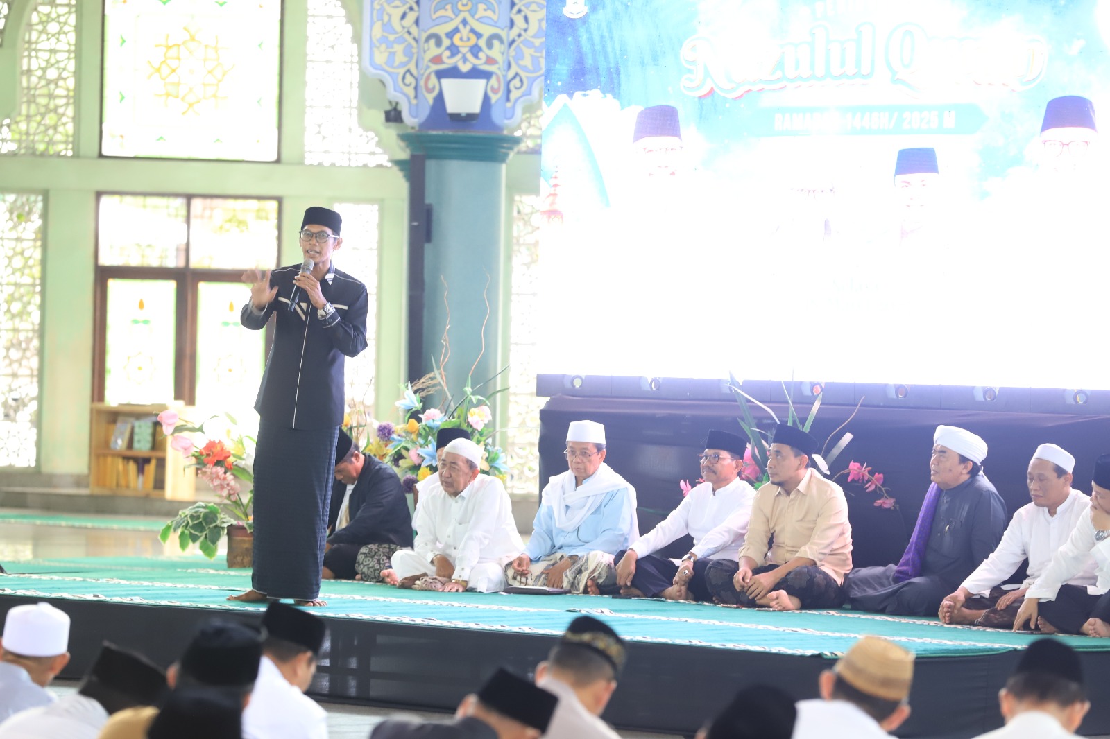 momentum-nuzulul-qur-an-masjid-raya-al-a-zhom-kota-tangerang-berjalan-khidmat