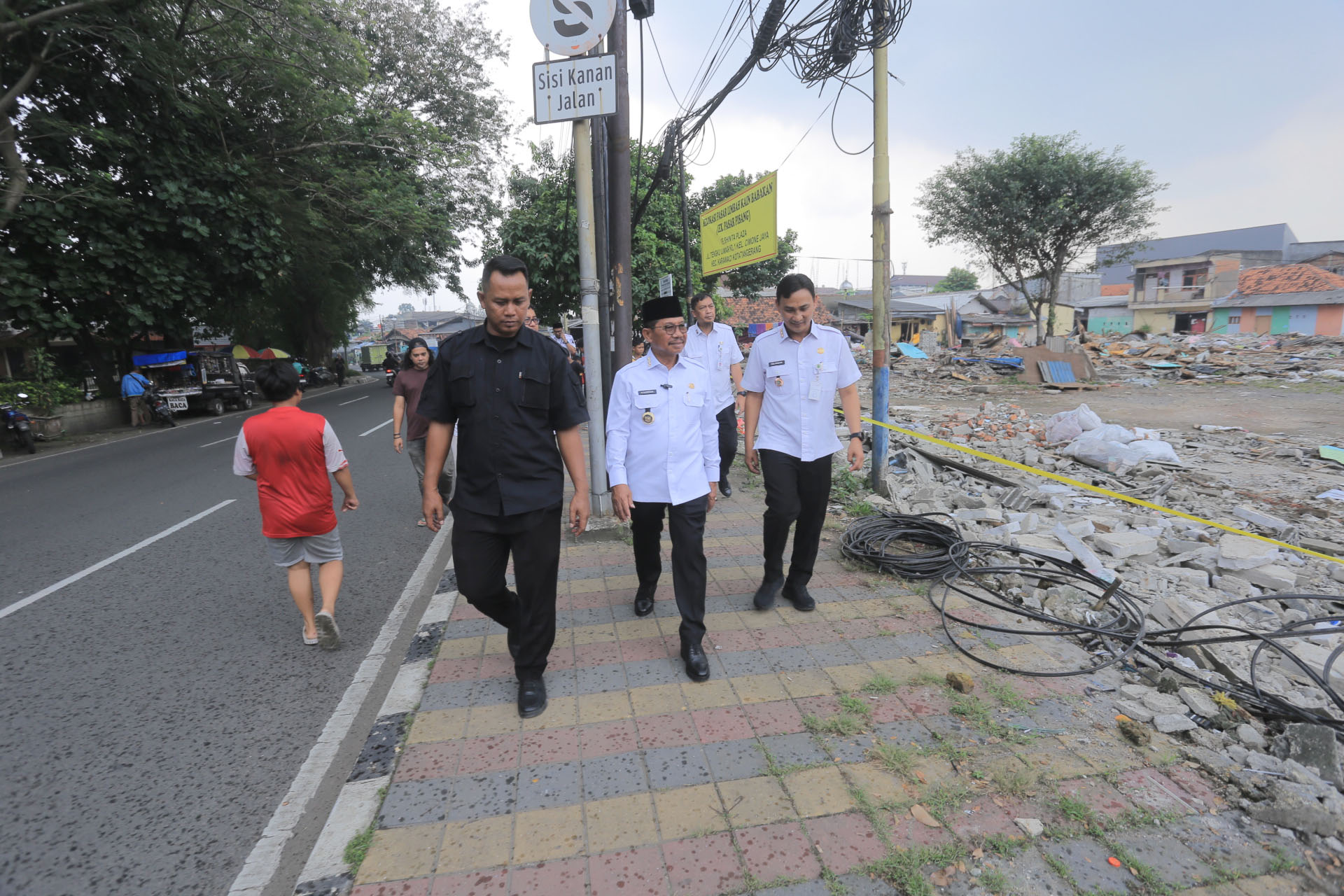 tinjau-lahan-bekas-pasar-pisang-sachrudin-terima-aspirasi-warga-yang-ingin-dibuatkan-jalan