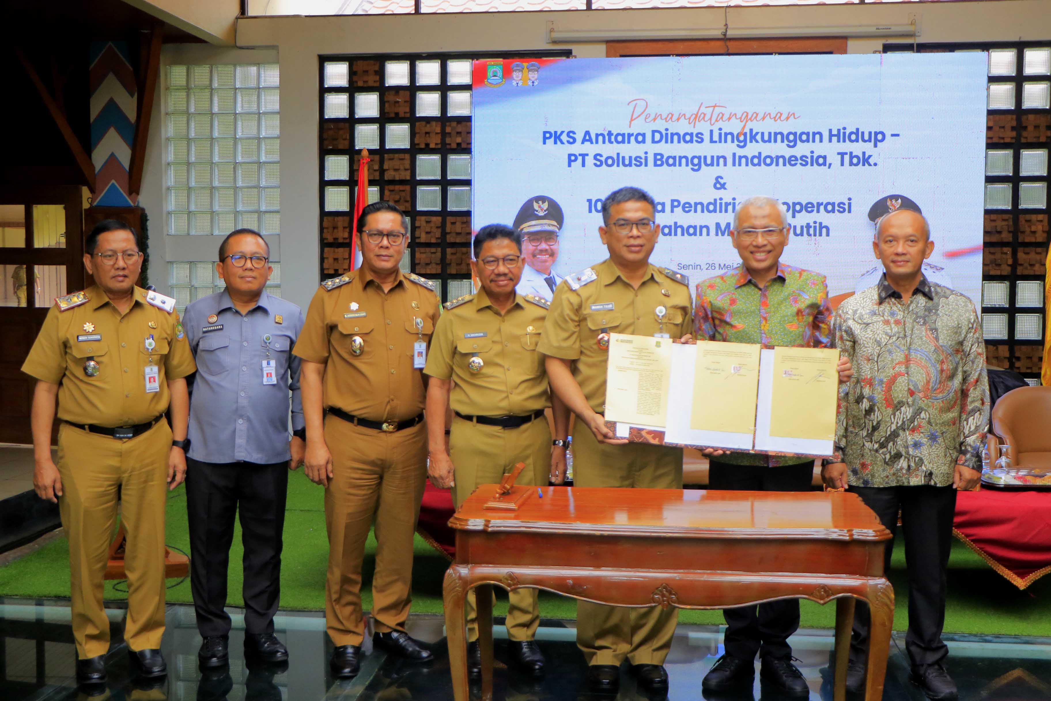 IMG-revolusi-sampah-kota-tangerang-gandeng-pt-sbi-ubah-sampah-jadi-rupiah