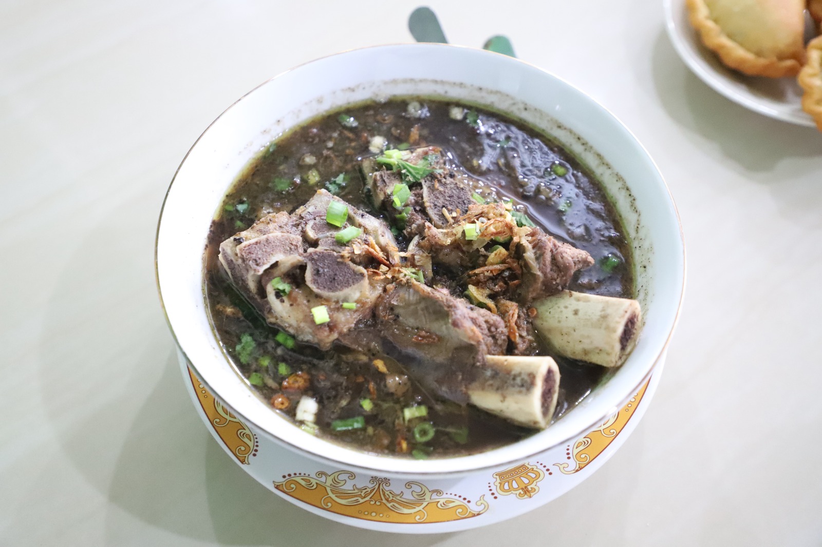 coto-makassar-hj-ina-kota-tangerang-rahasia-rasa-dari-resep-keluarga-turun-temurun