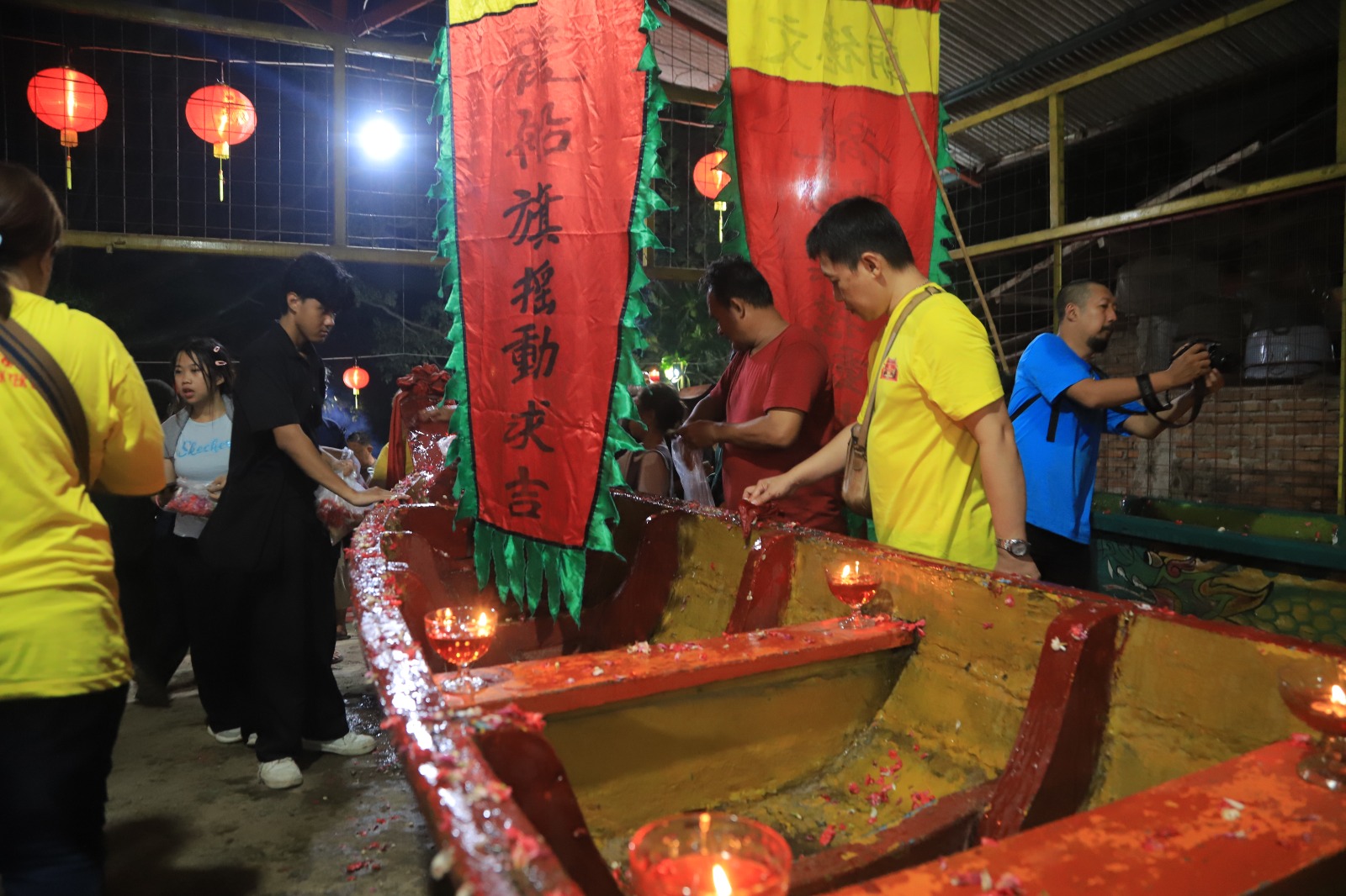melihat-ritual-memandikan-perahu-papak-dalam-perayaan-peh-cun-di-kota-tangerang