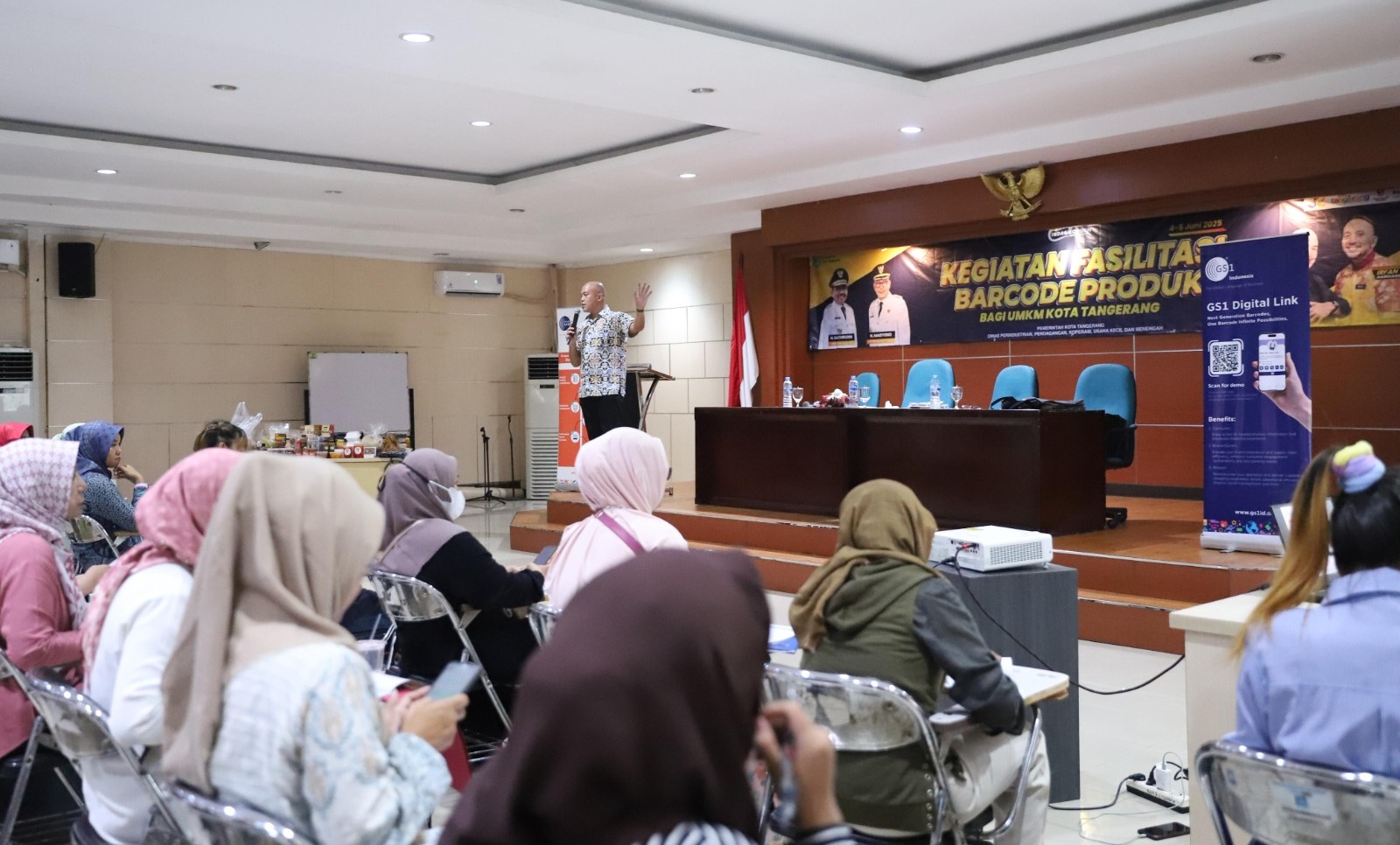 dukung-umkm-berdaya-saing-pemkot-tangerang-sukses-gelar-fasilitasi-barcode-kemasan-secara-gratis