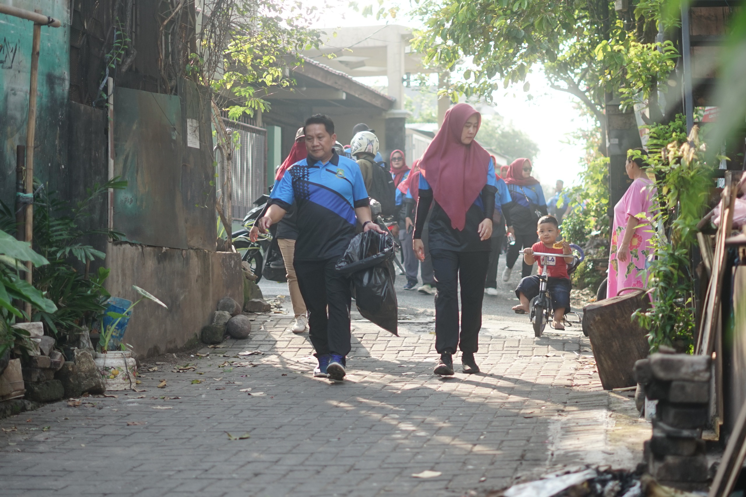 kampanyekan-gaya-hidup-sehat-kecamatan-larangan-kota-tangerang-gelar-aksi-10-ribu-langkah