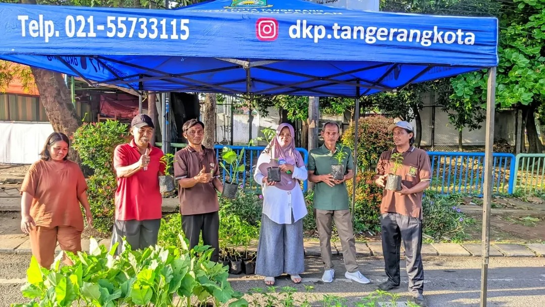 wujudkan-ketahanan-pangan-pemkot-tangerang-kembali-bagikan-ratusan-bibit-tanaman-gratis