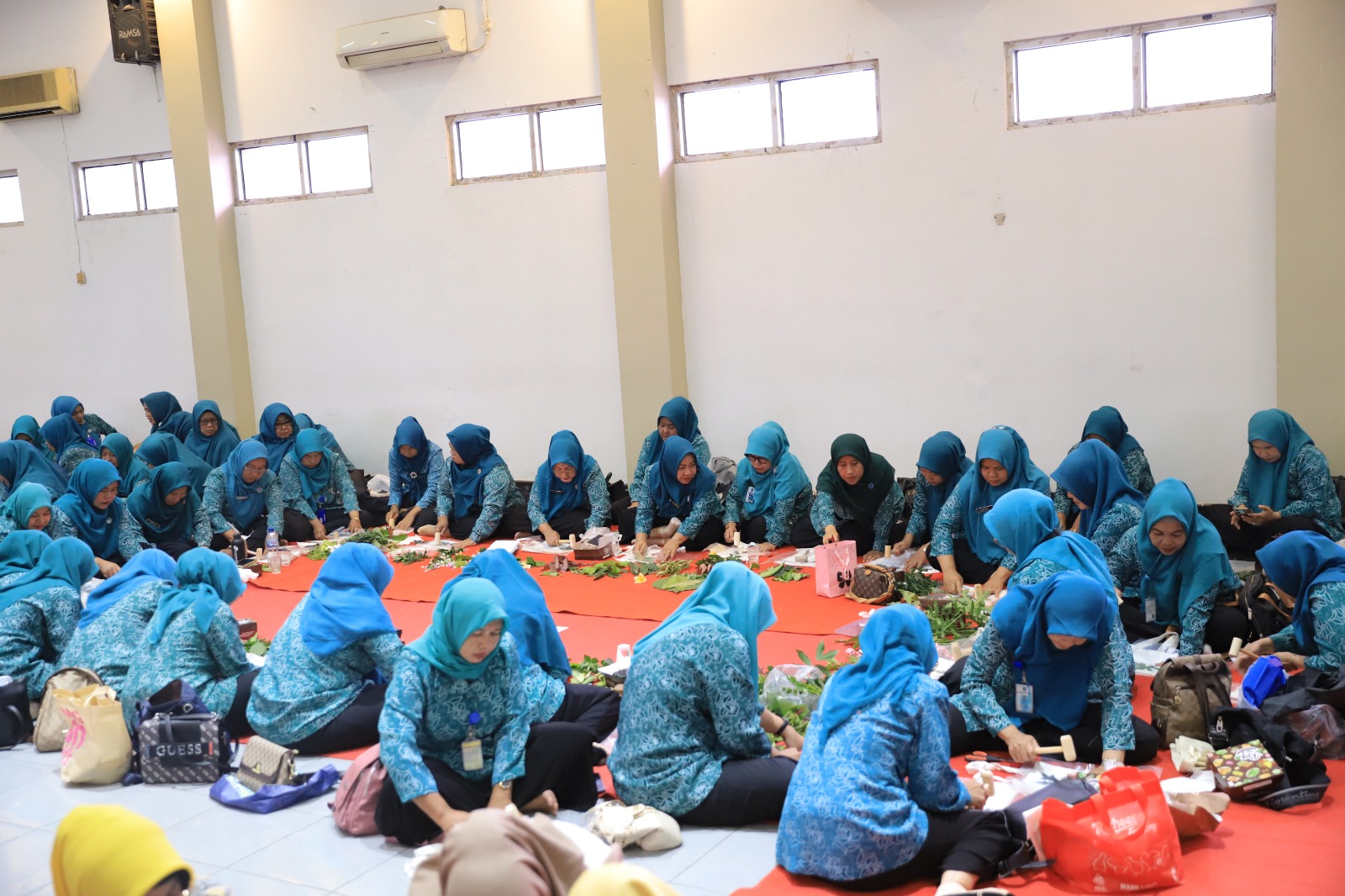 IMG-sulap-kain-bekas-jadi-bernilai-jual-kader-pkk-kota-tangerang-antusias-pelajari-teknik-pounding